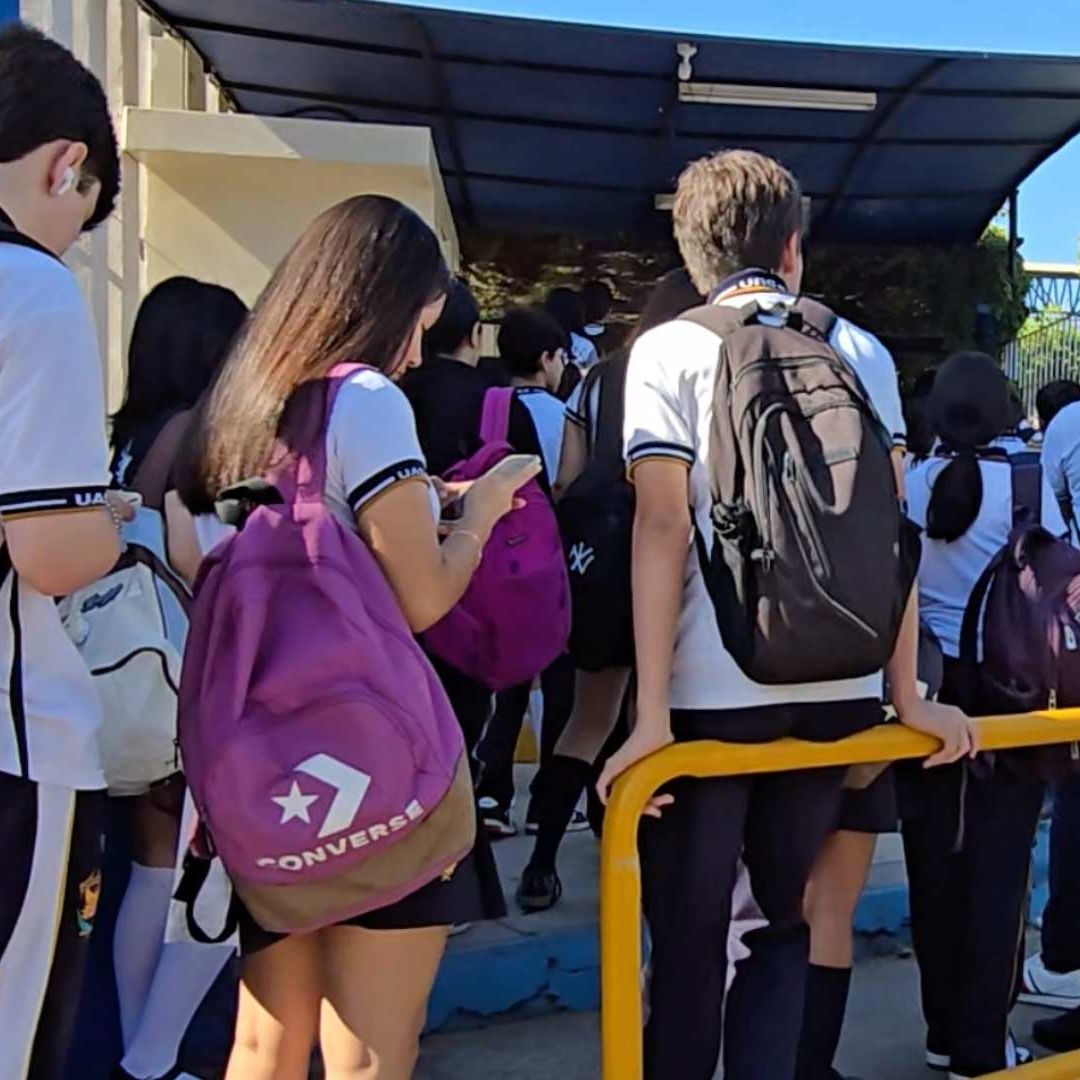 Realizan Operativo Mochila Ante Presunta Amenaza en Preparatoria Emiliano Zapata de Culiacán