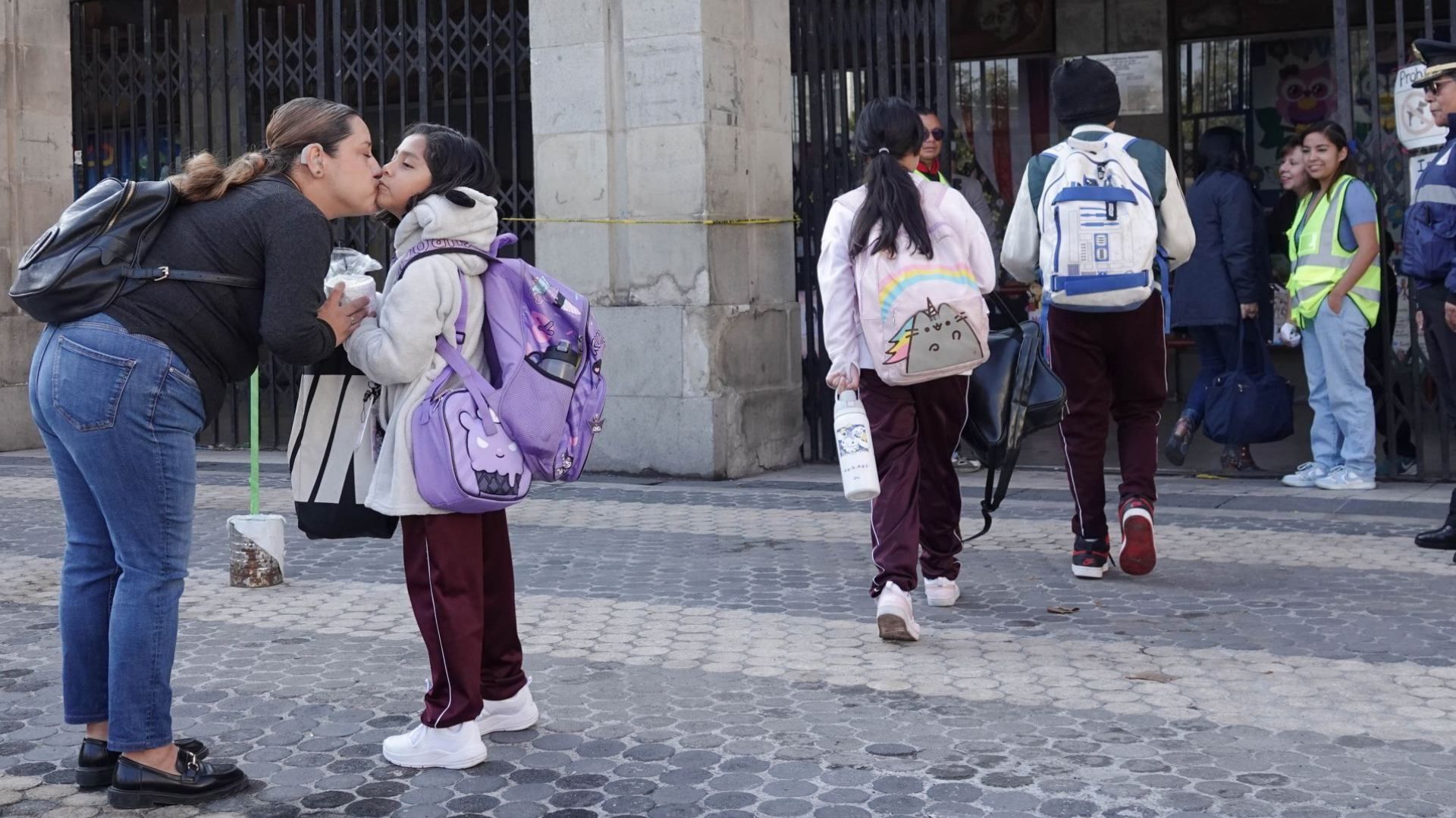 Hay clases el lunes 27 de abril 2026 o es festivo en México quiénes descansan y por qué según la SEP