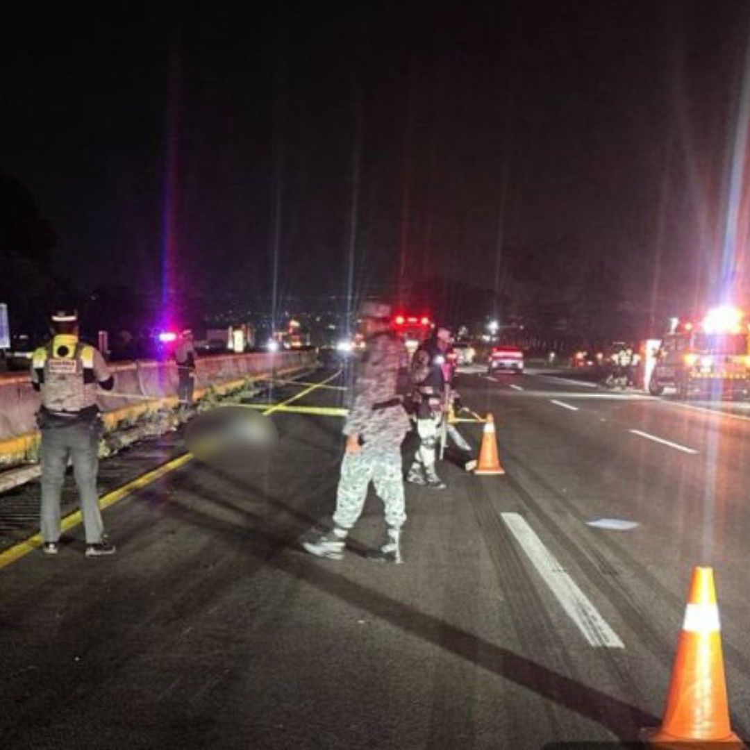 Cierre Parcial por Muerto Atropellado y Accidente Tráileres Autopista México Puebla Hoy 21 Abril