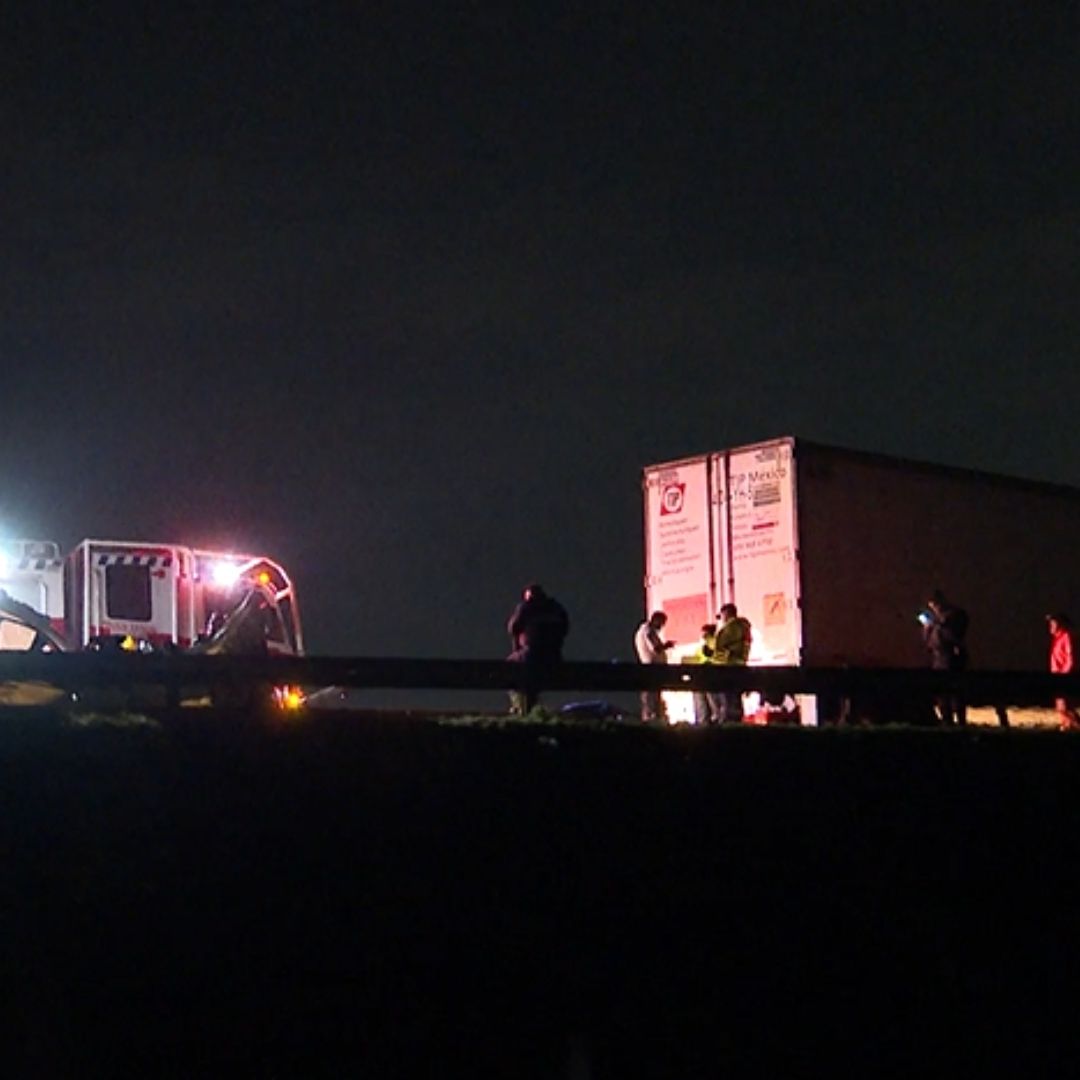 Un Muerto por Choque Accidente Incendio de Tráiler contra Camioneta SUV en Autopista Puebla Tlaxcala