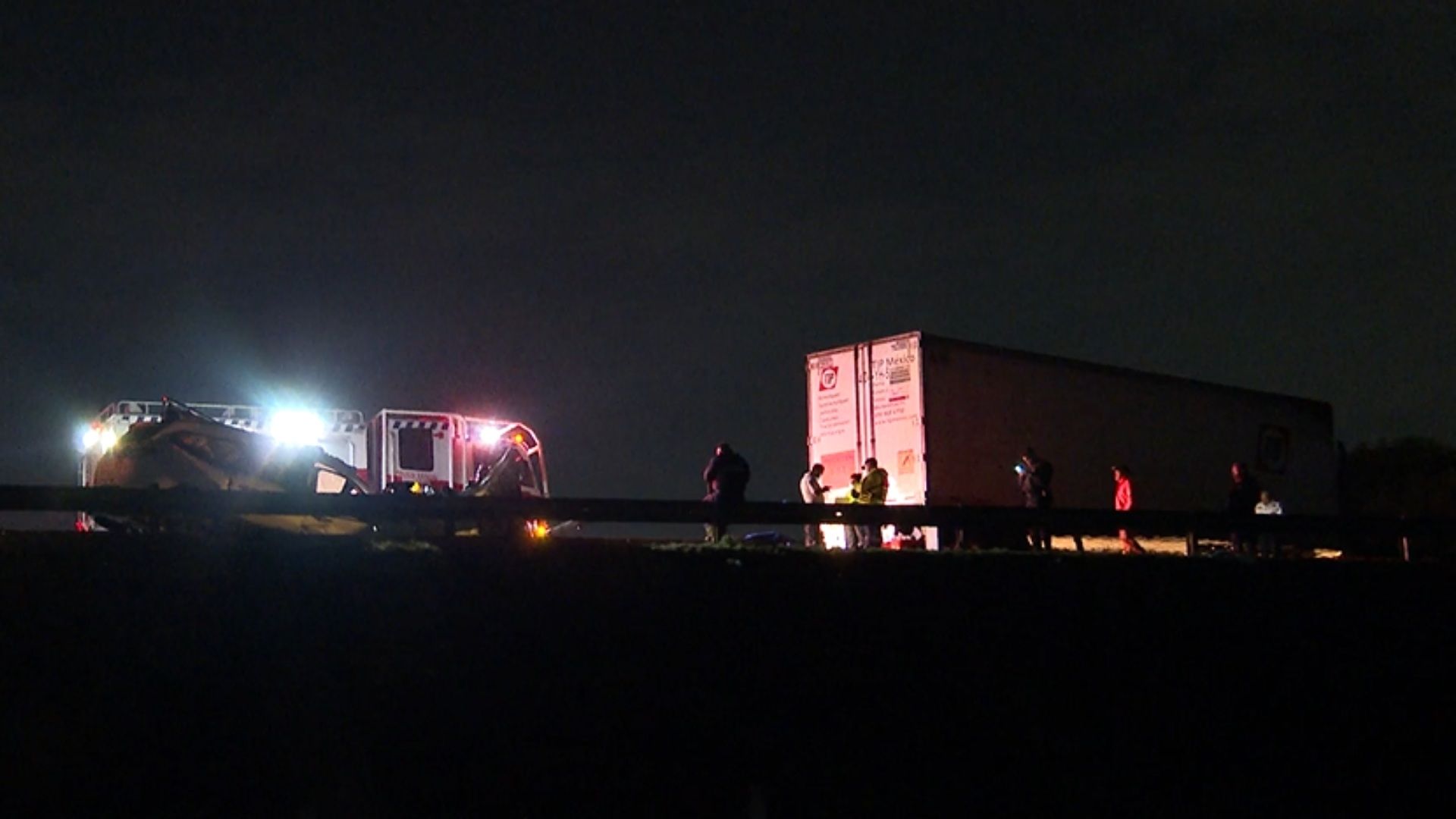 Un Muerto por Choque Accidente Incendio de Tráiler contra Camioneta SUV en Autopista Puebla Tlaxcala