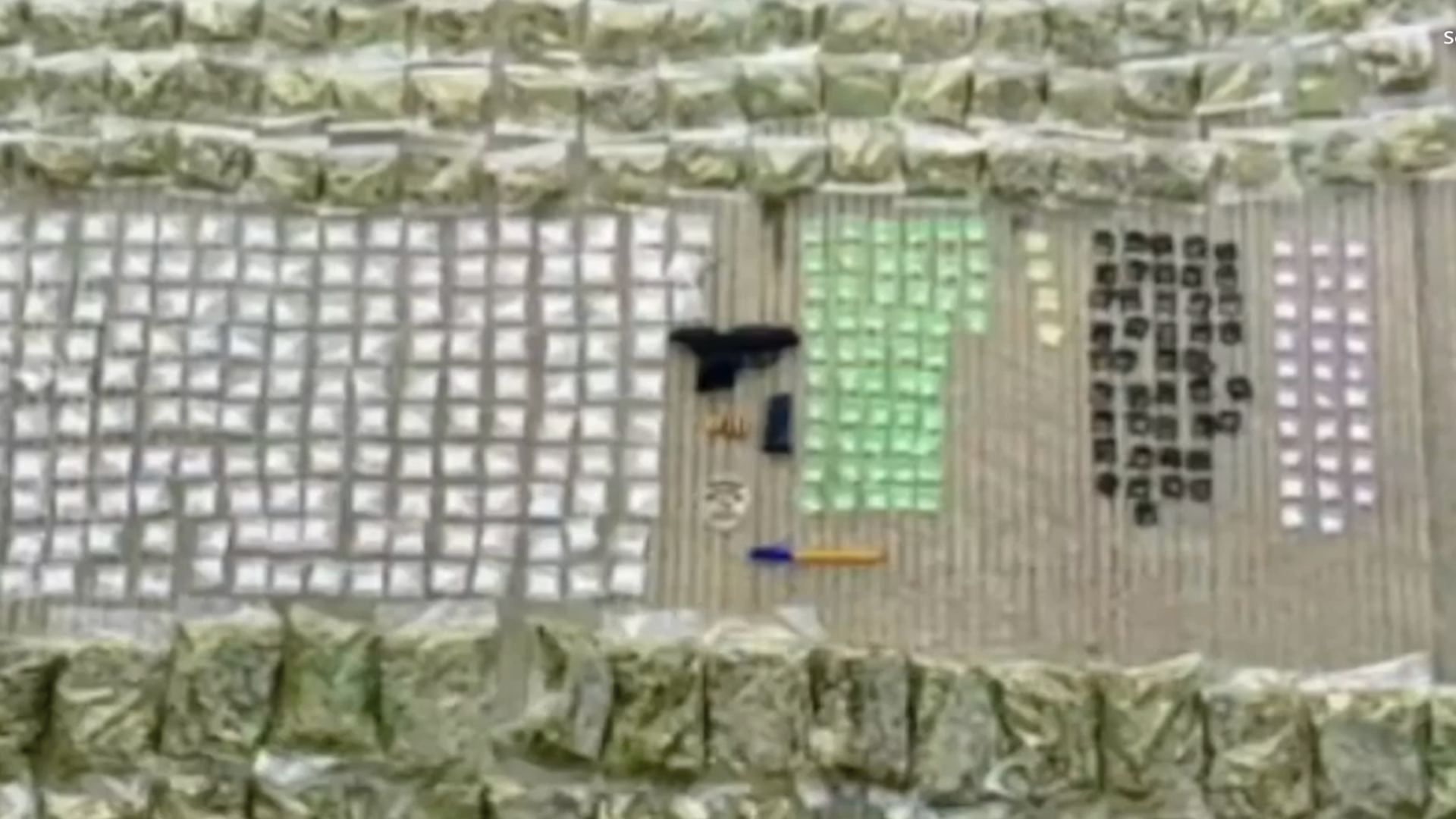 Detienen a Hombre con Más de 800 de Bolsas de Droga y un Arma en León Guanajuato I @pazgobgente