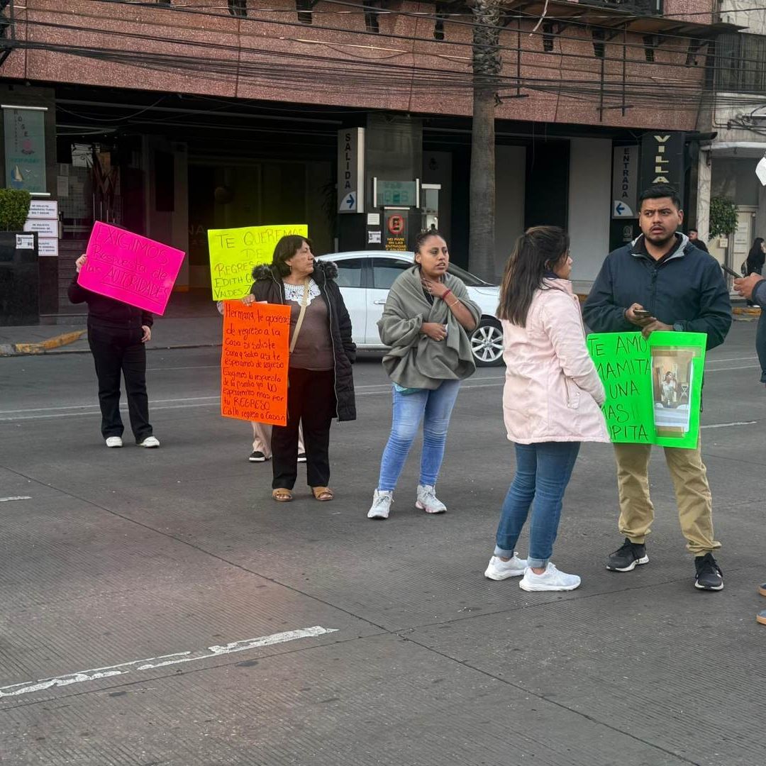 Bloqueo en Revolución por la desaparición de Edith Guadalupe Valdés Zaldívar. Foto: N+