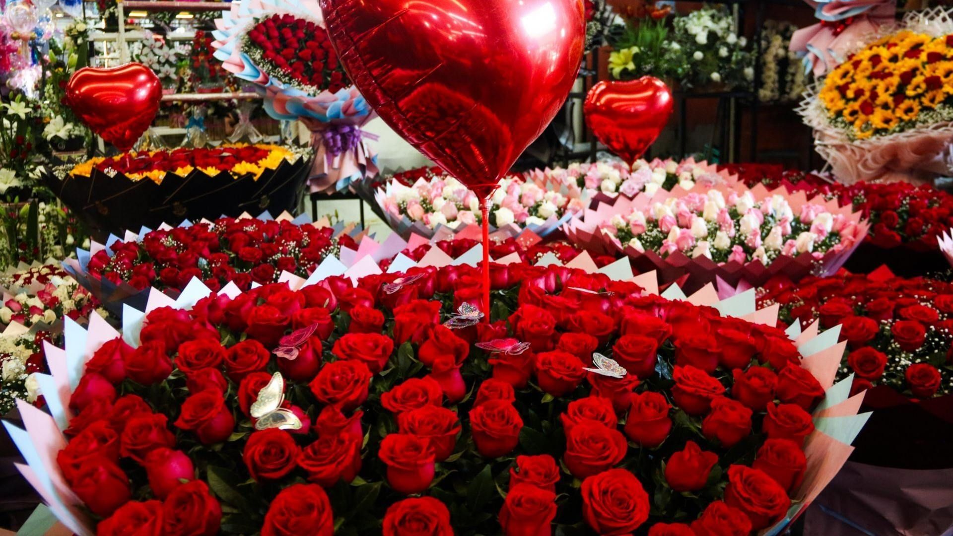 Por qué se regalan las 20 rosas de abril 2026 cuándo se dan por qué y a quién le mandan flores en México