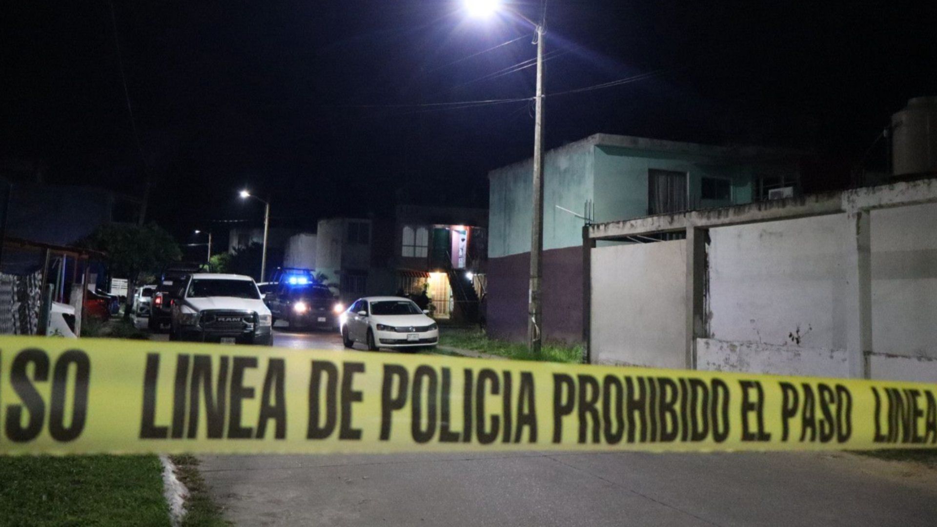 acordonamiento policíaco por ataque armado en vivienda de Acayucan.