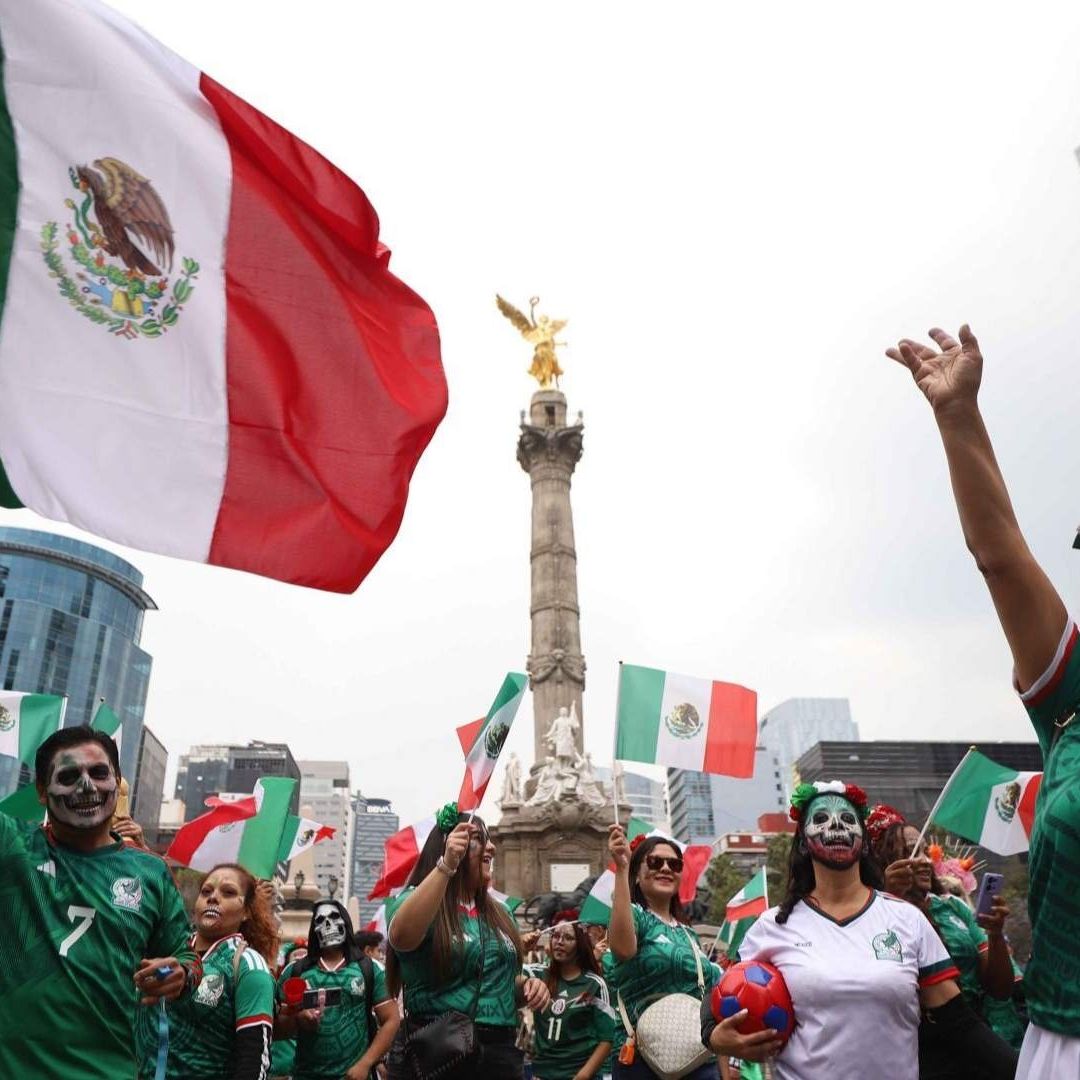 Catrinas Mundialistas en el Ángel de la Independencia