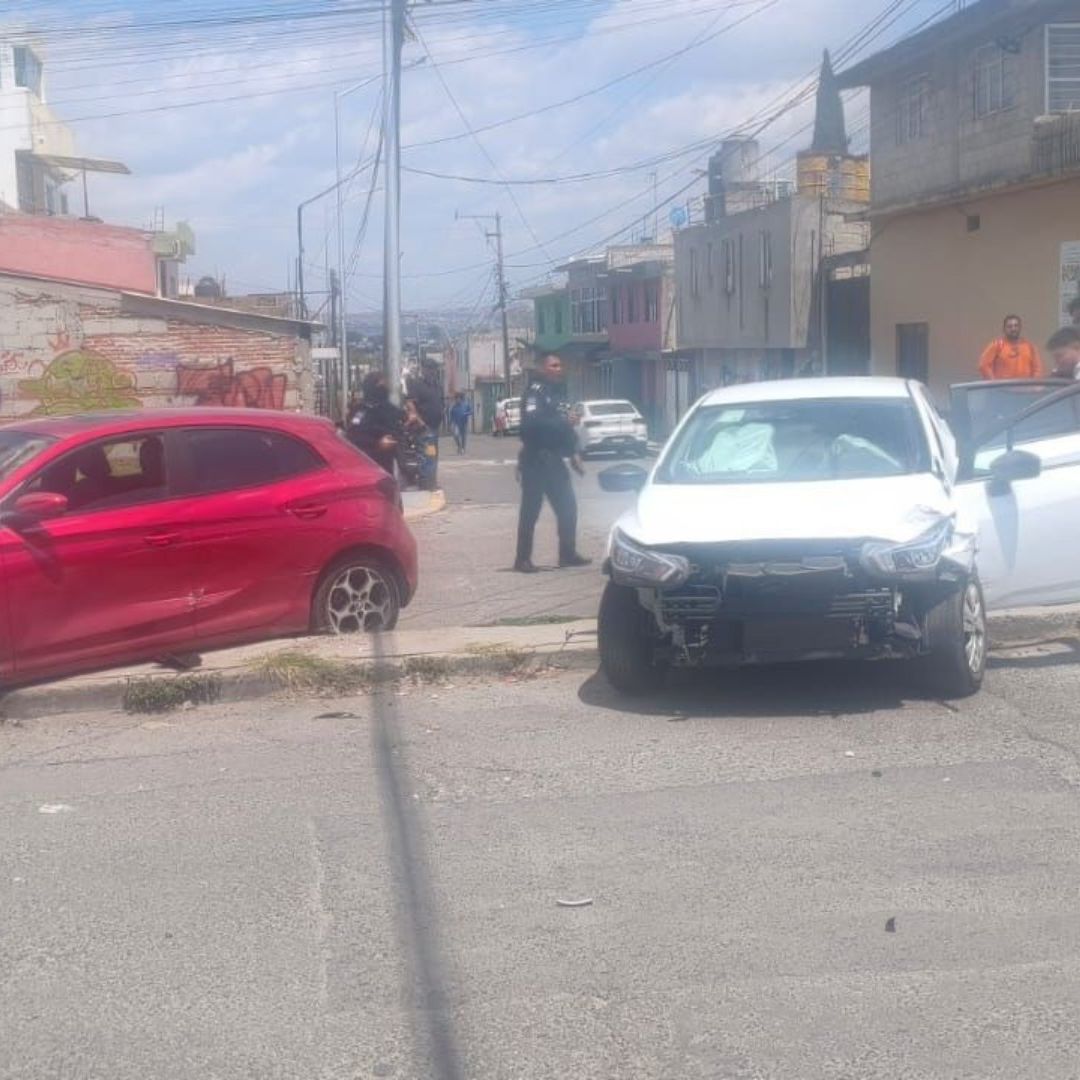 Balacera Ataque Armado y Choque en Avenida Constituyentes Colonia Constitución Mexicana Puebla