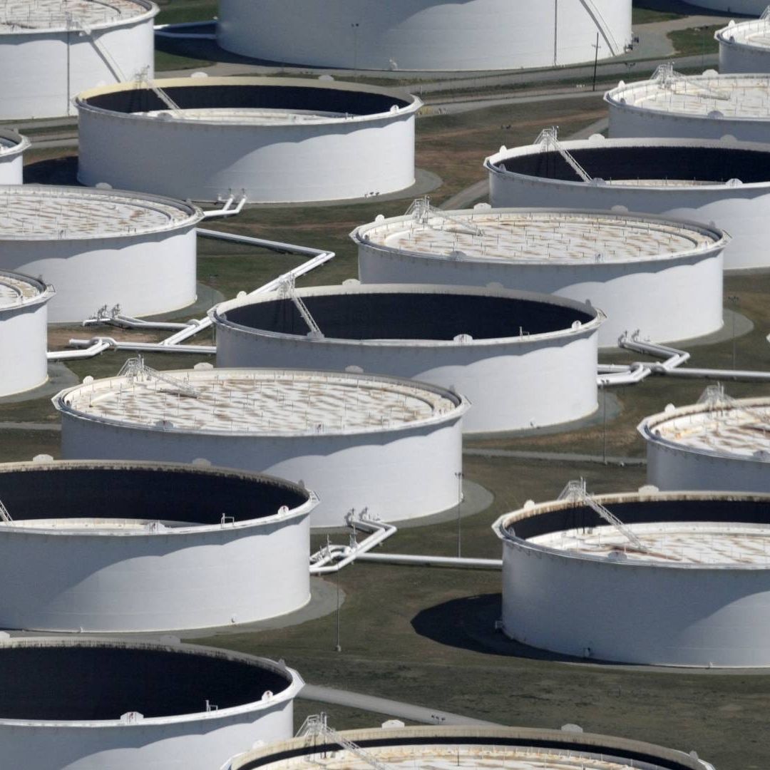 Tanques de almacenamiento de petróleo crudo en el centro petrolero de Cushing, Oklahoma, en marzo 2016. Foto: Reuters | Archivo