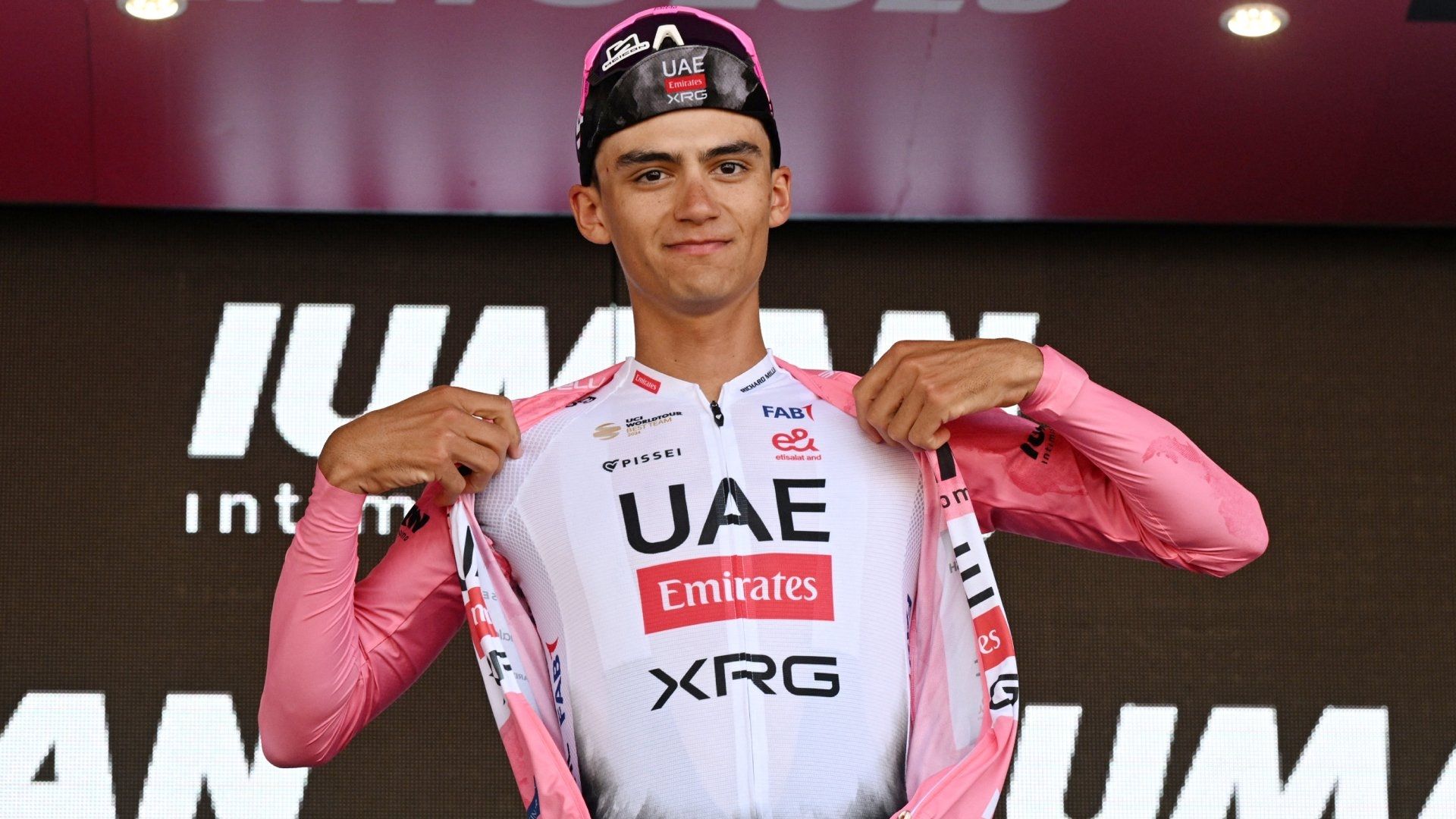 Isaac del Toro Asciende al Segundo Lugar del Ranking de la UCI