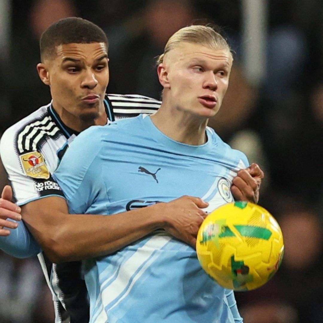 Erling Haaland tuvo un partido difícil ante la pegajosa marca de los zagueros del Newcastle United.