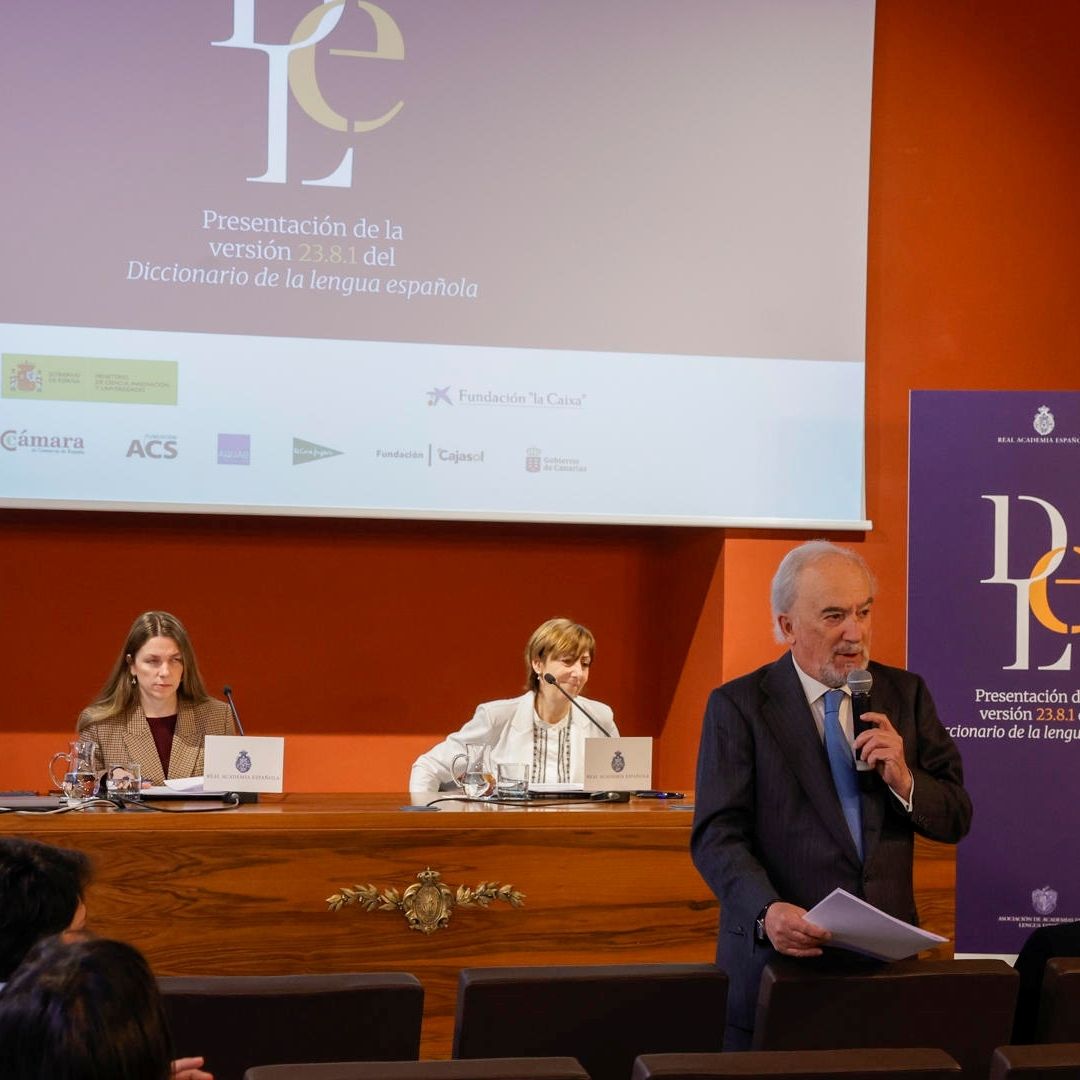 Presentación de las nuevas palabras que se agregan al diccionario de la RAE
