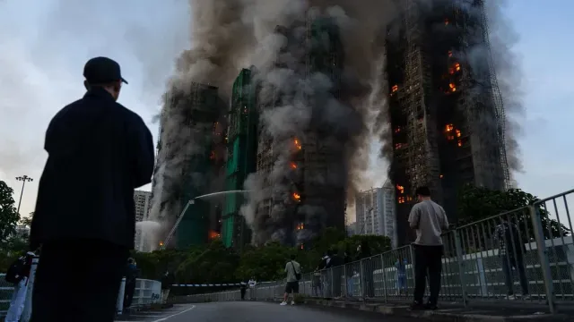 Imágenes del Incendio en Complejo de Hong Kong. Foto: EFE