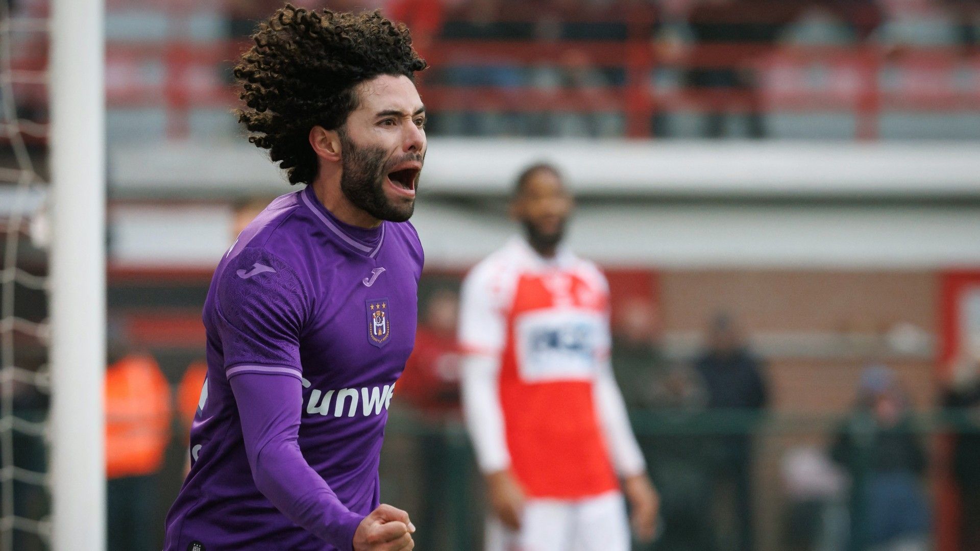 El Chino Huerta anota gol en su debut con Anderlecht