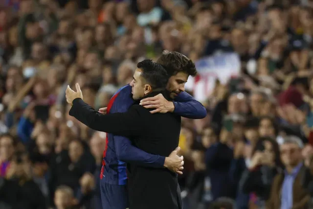 Xavi le dio la titularidad como central, sumando así su partido oficial número 616 con la camiseta azulgrana. Foto: EFE