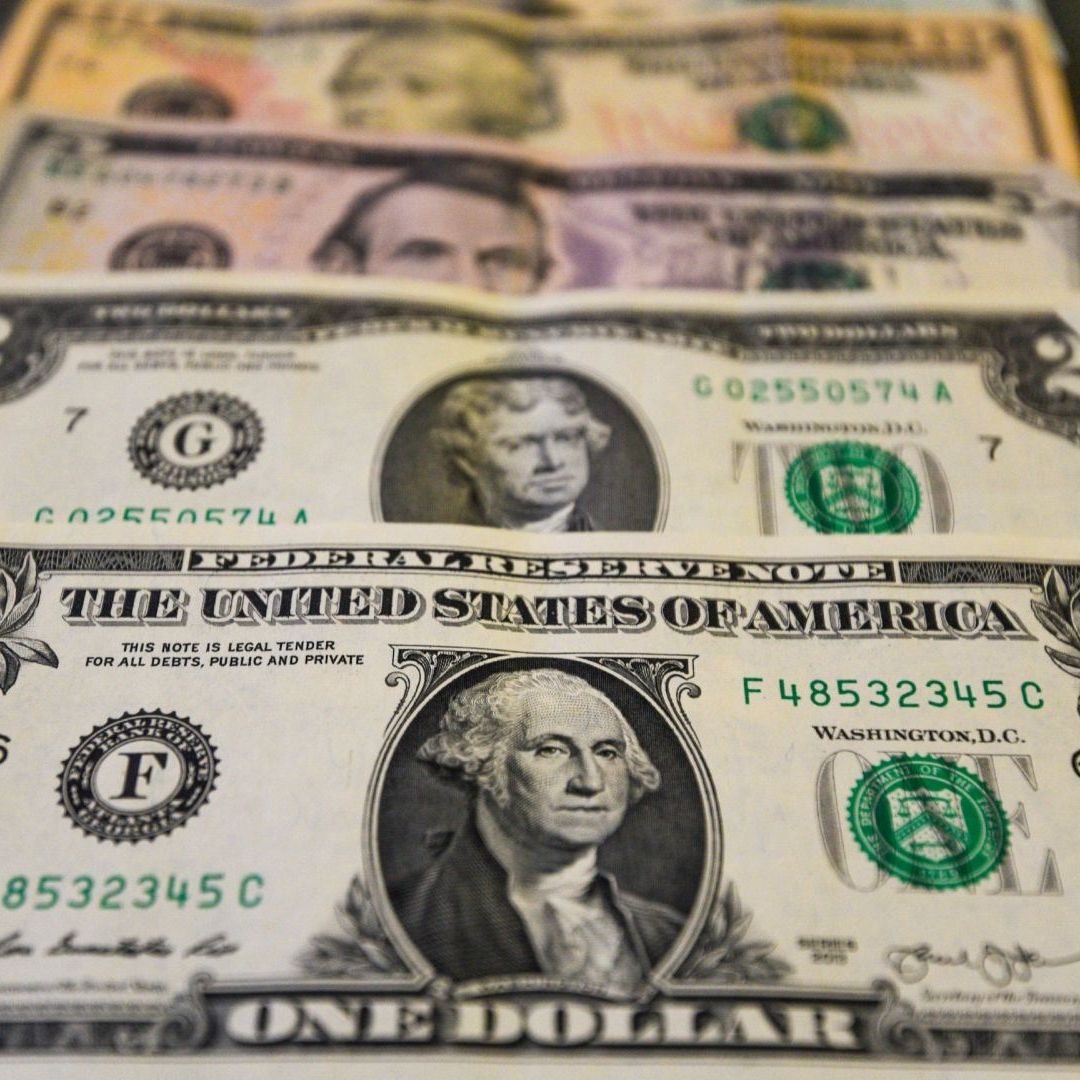 Precio del Dólar Hoy LUNES 27 de Abril de 2026: ¿Cómo Está el Tipo de Cambio con el Peso?