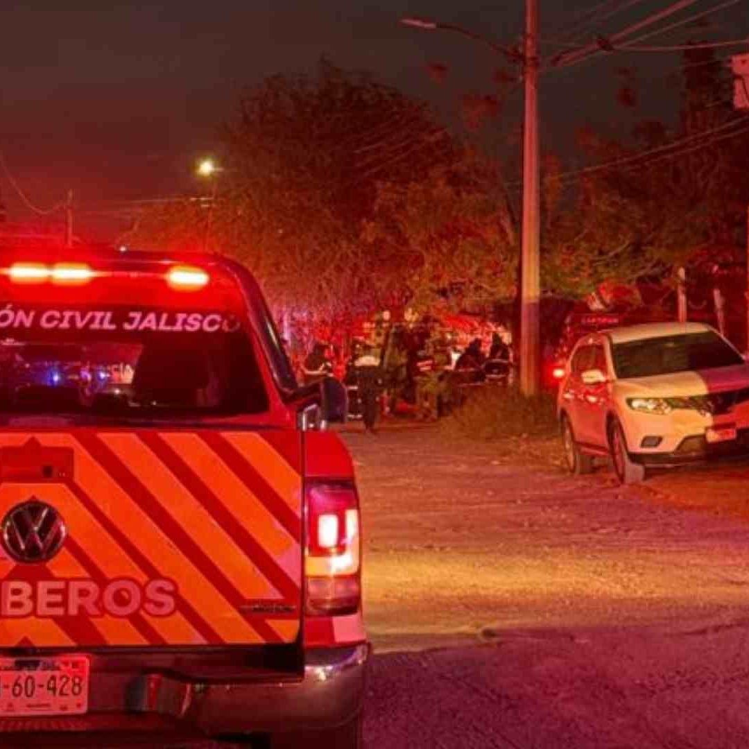 Incendio El Ahuatán fue atacado por bomberos