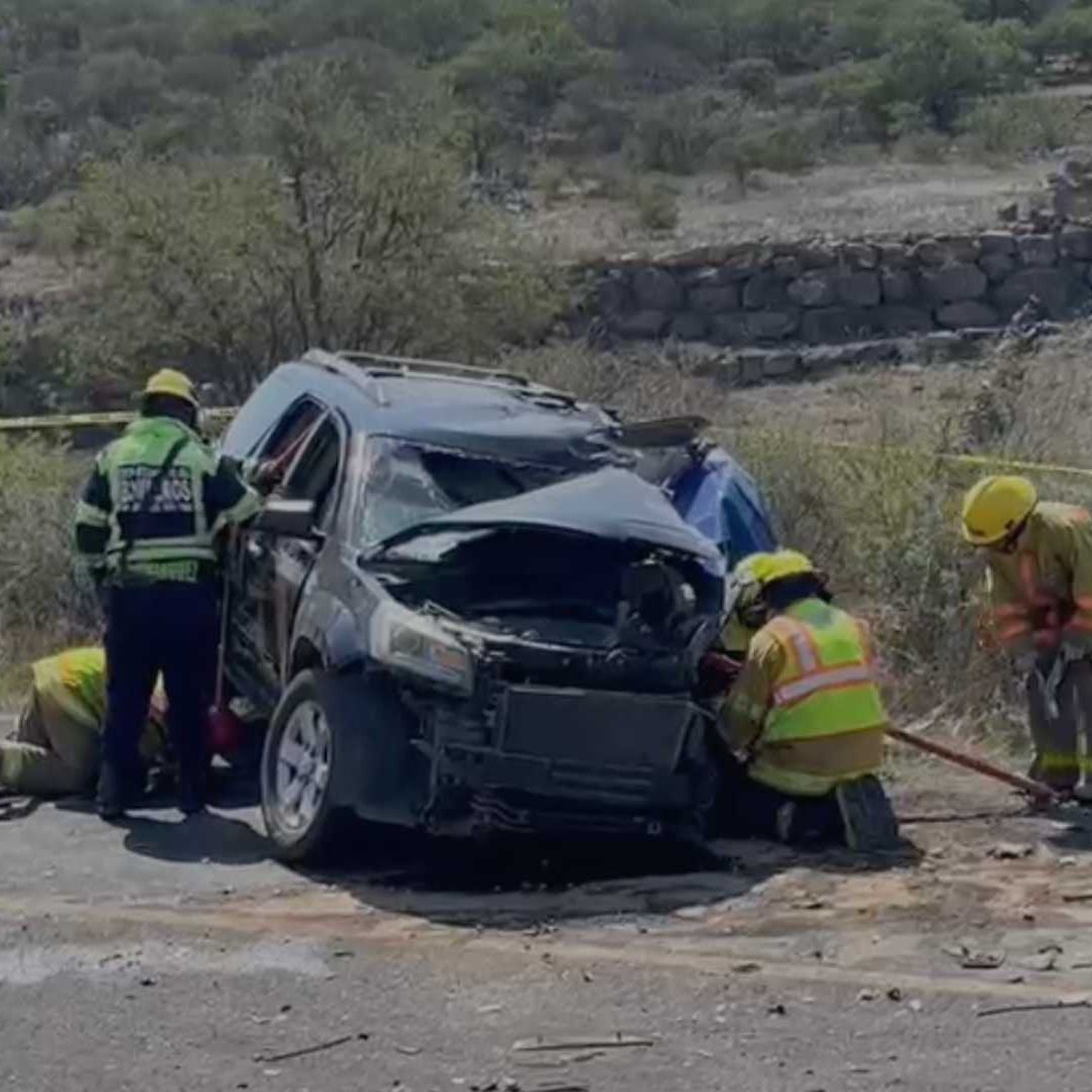Choque Frontal Deja un Muerto en la SJR–Amealco