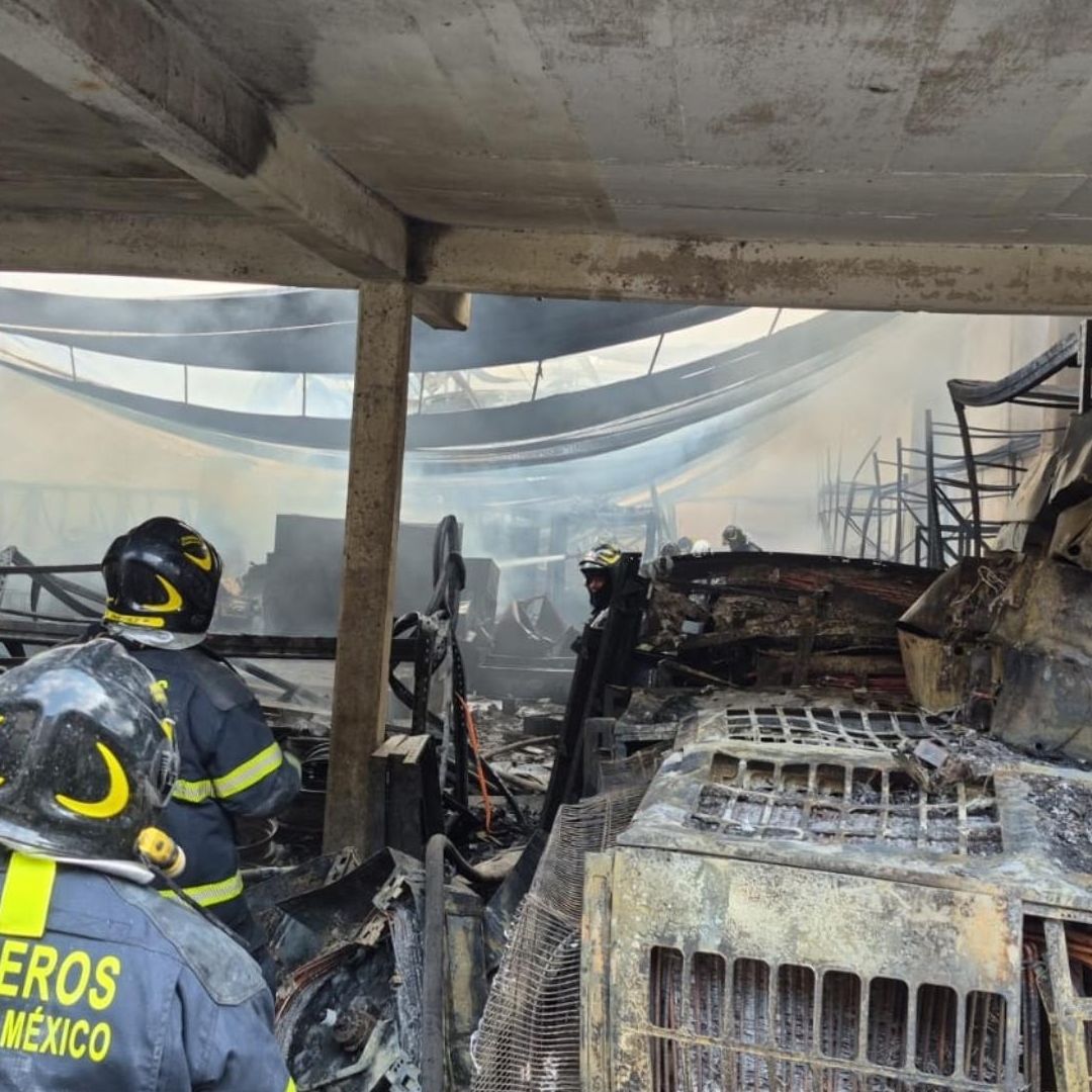 Reportan Incendio Hoy Cerca del Metro Nopalera en Tláhuac; Enorme Nube de Humo se Ve en la Zona