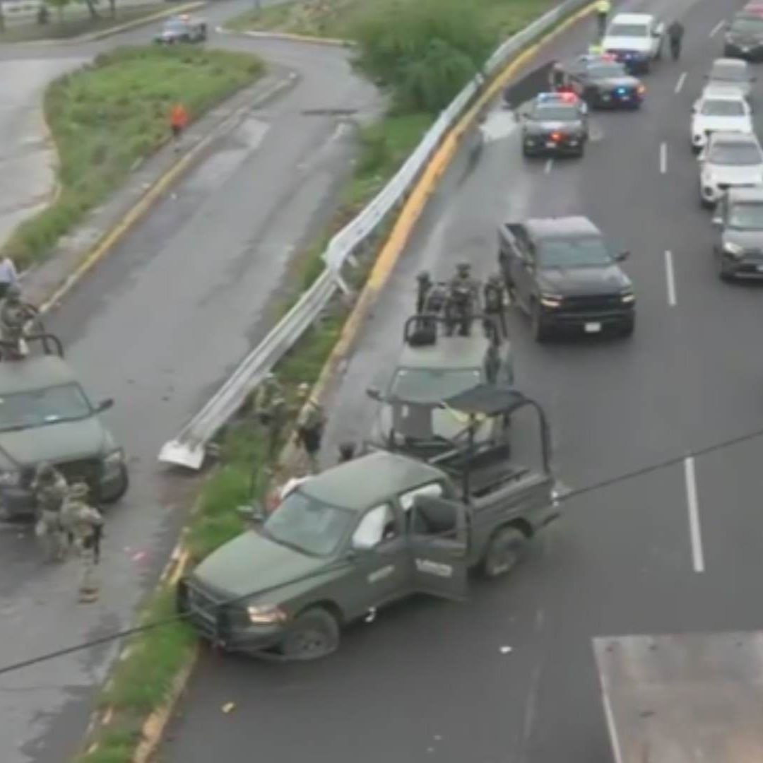 Dos Militares Resultan Lesionados Tras Derrapar Unidad en Paseo de los Leones, en Monterrey