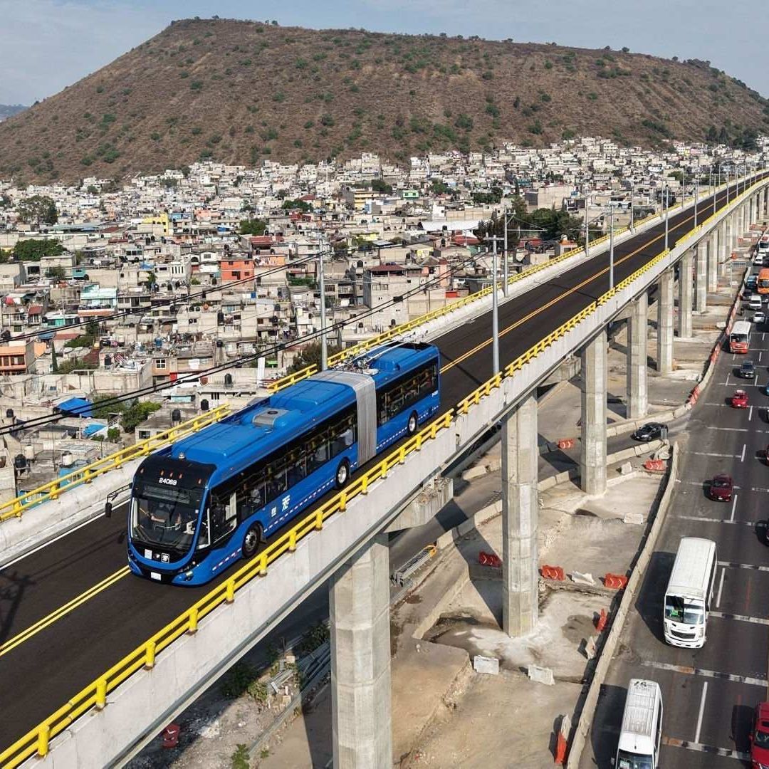 Vecinos Piden Evitar Tragedia: Señalan Separación de Trabes en Trayecto de Trolebús Elevado
