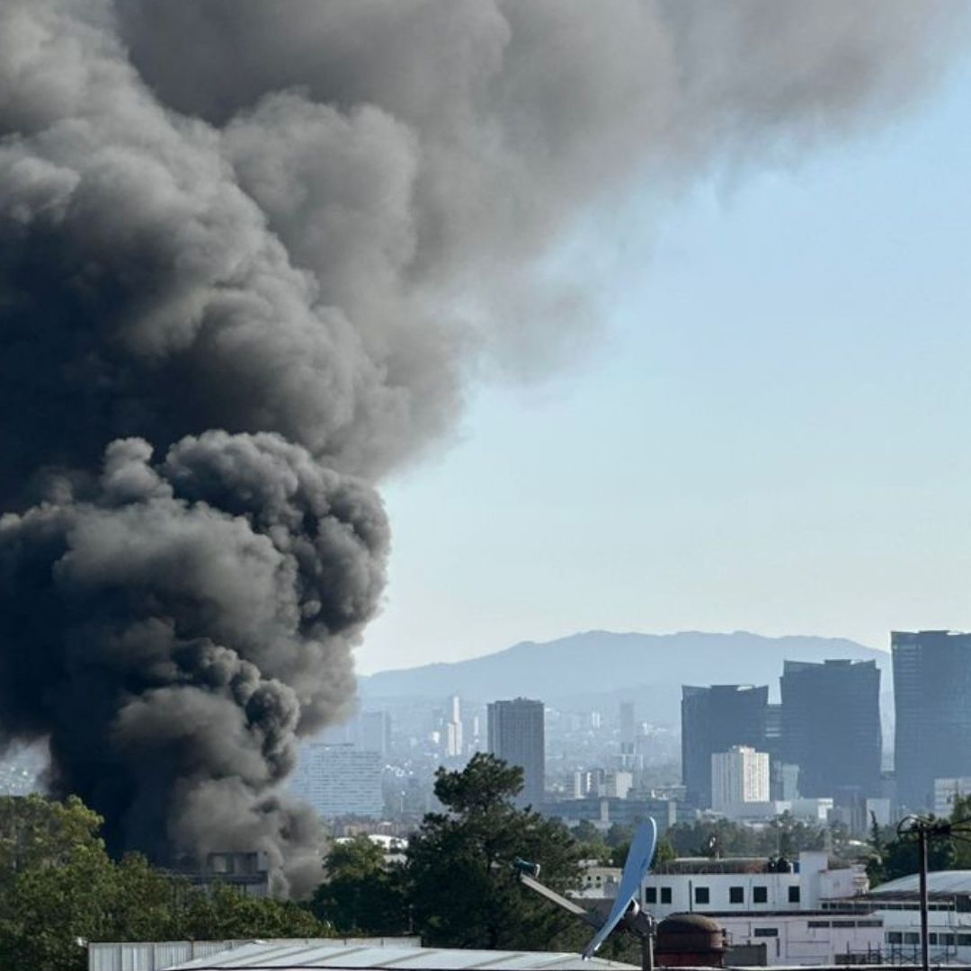 Reportan incendio en fábrica de la colonia Santa Lucía, en Azcapotzalco. Foto: N+