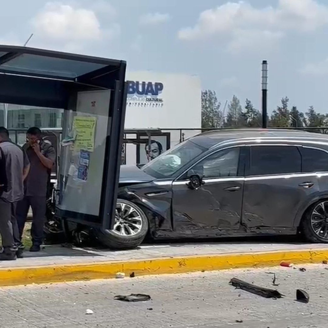 Tres Heridos por Carambola Choque Múltiple Camionetas Vía Atlixcáyotl y Cúmulo de Virgo en Puebla