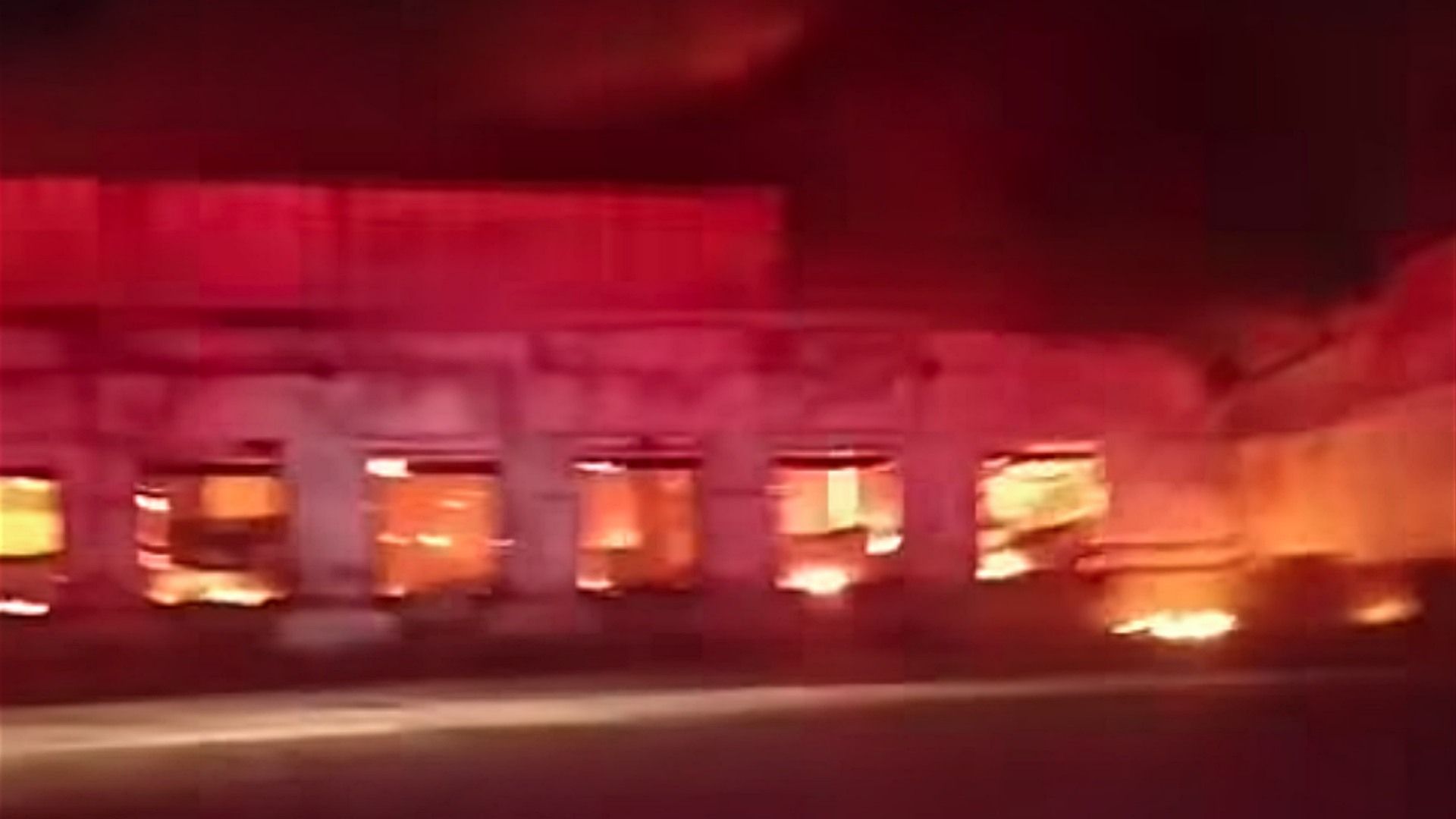 Incendio en planta procesadora de aves en Lagos de Moreno. Foto: X @PCJalisco
