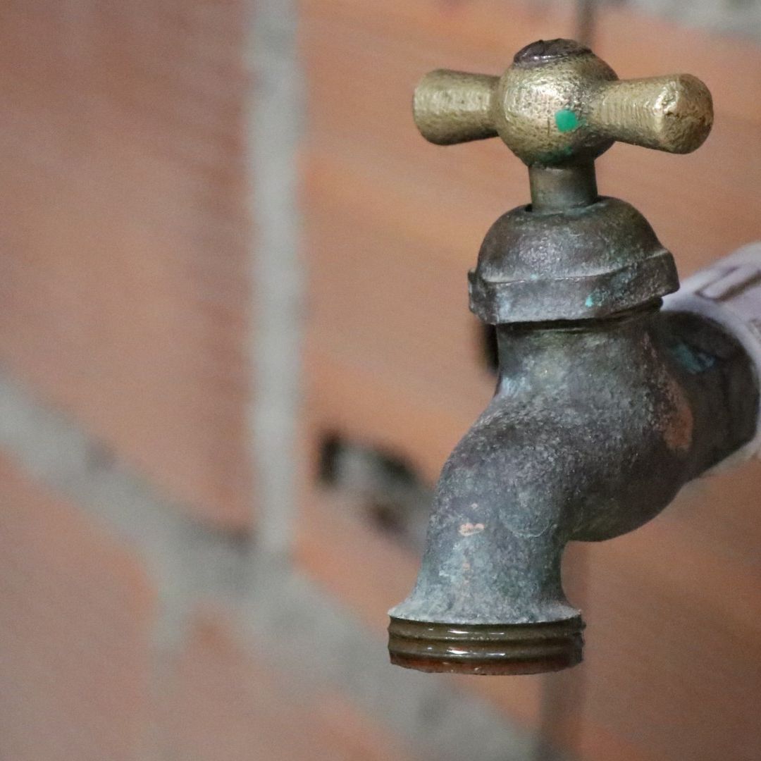 Sin Agua en Varias Colonias del Puerto de Acapulco por Reparación de Fuga