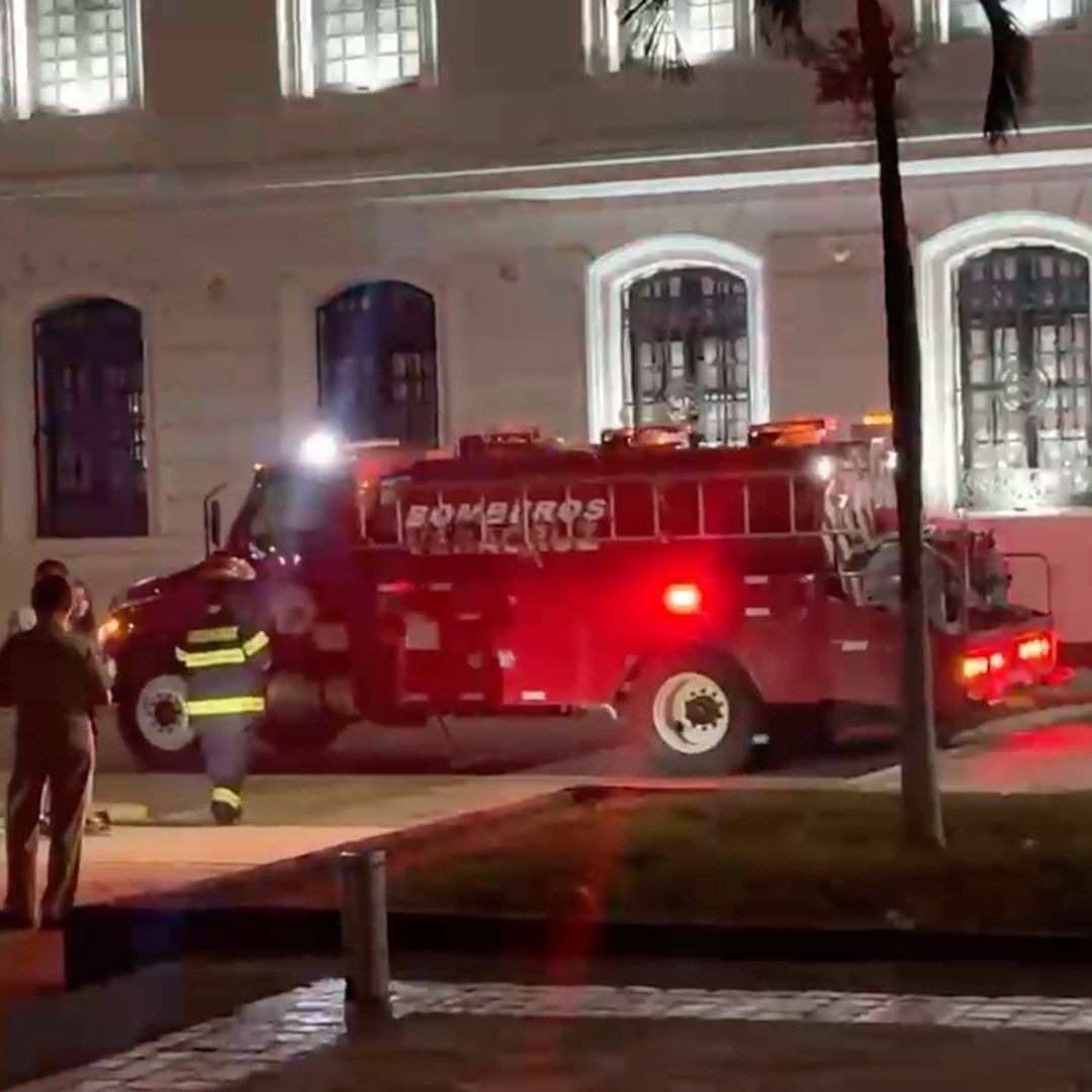 Se Registra Incendio en Edificio del Malecón de Veracruz tras Presunto Robo de Cables
