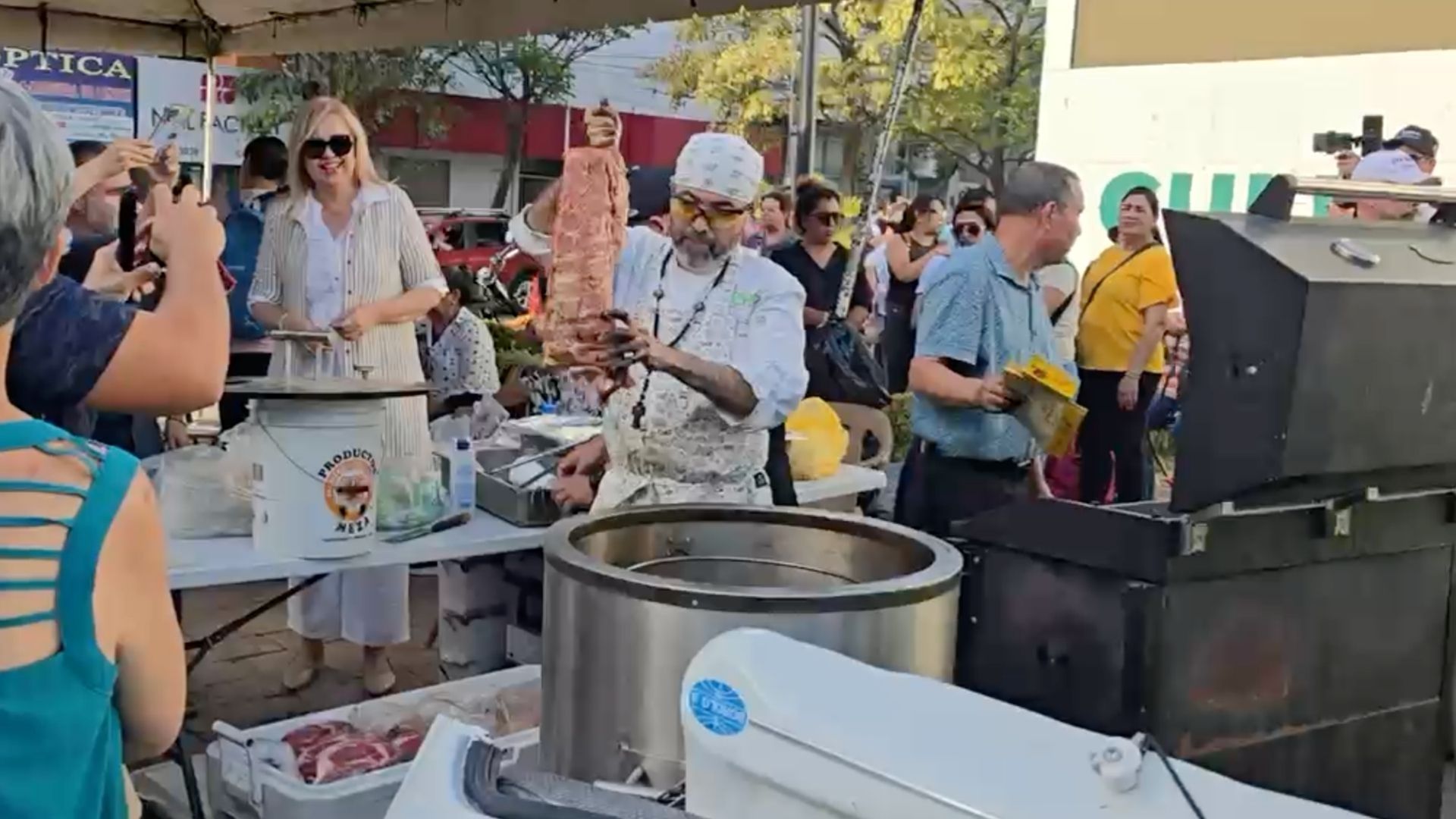 Ciudadanos Realizan ‘Carnita Asada por la Paz’ tras Licencia de Ruben Rocha Moya