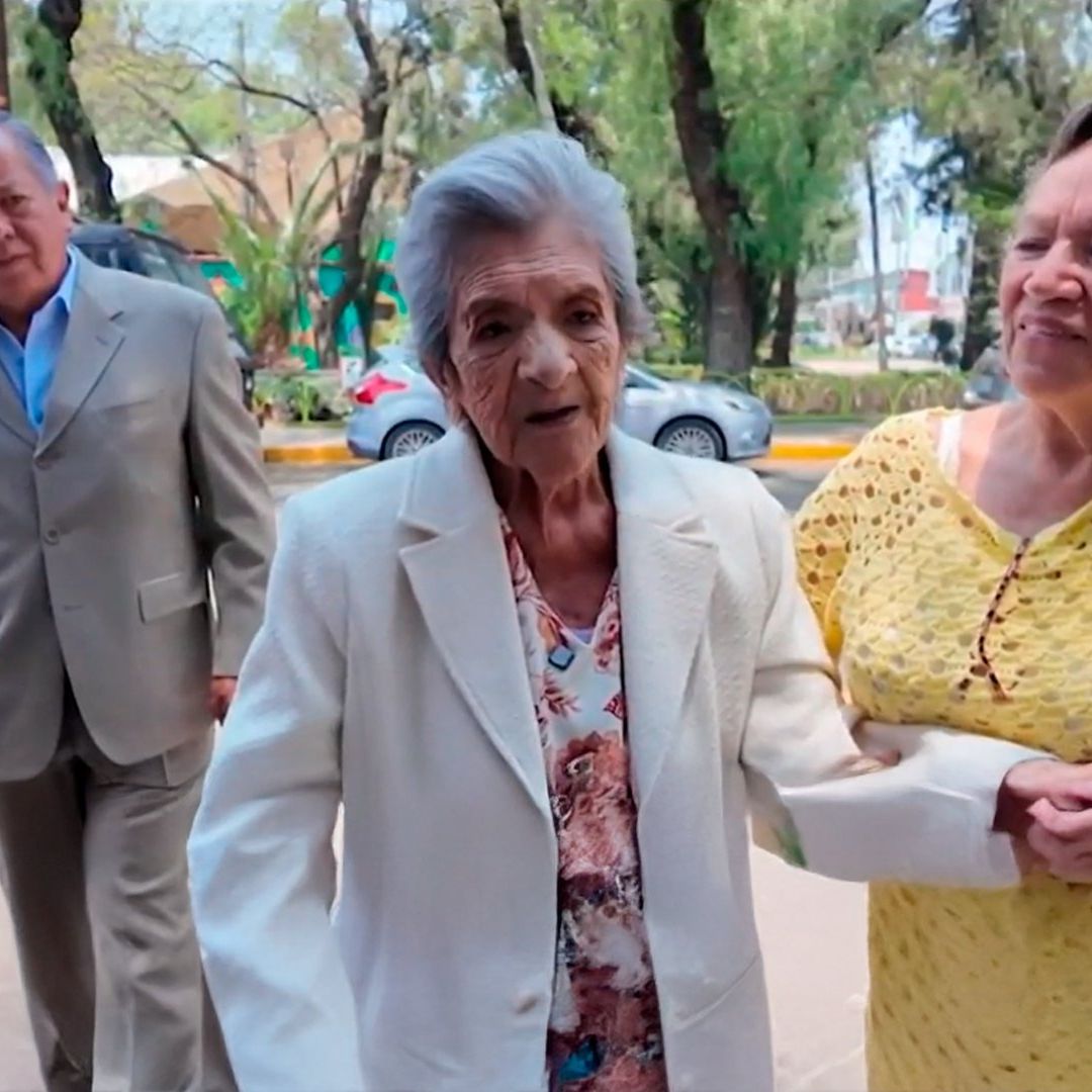 Angelita celebra 106 años rodeada de su familia