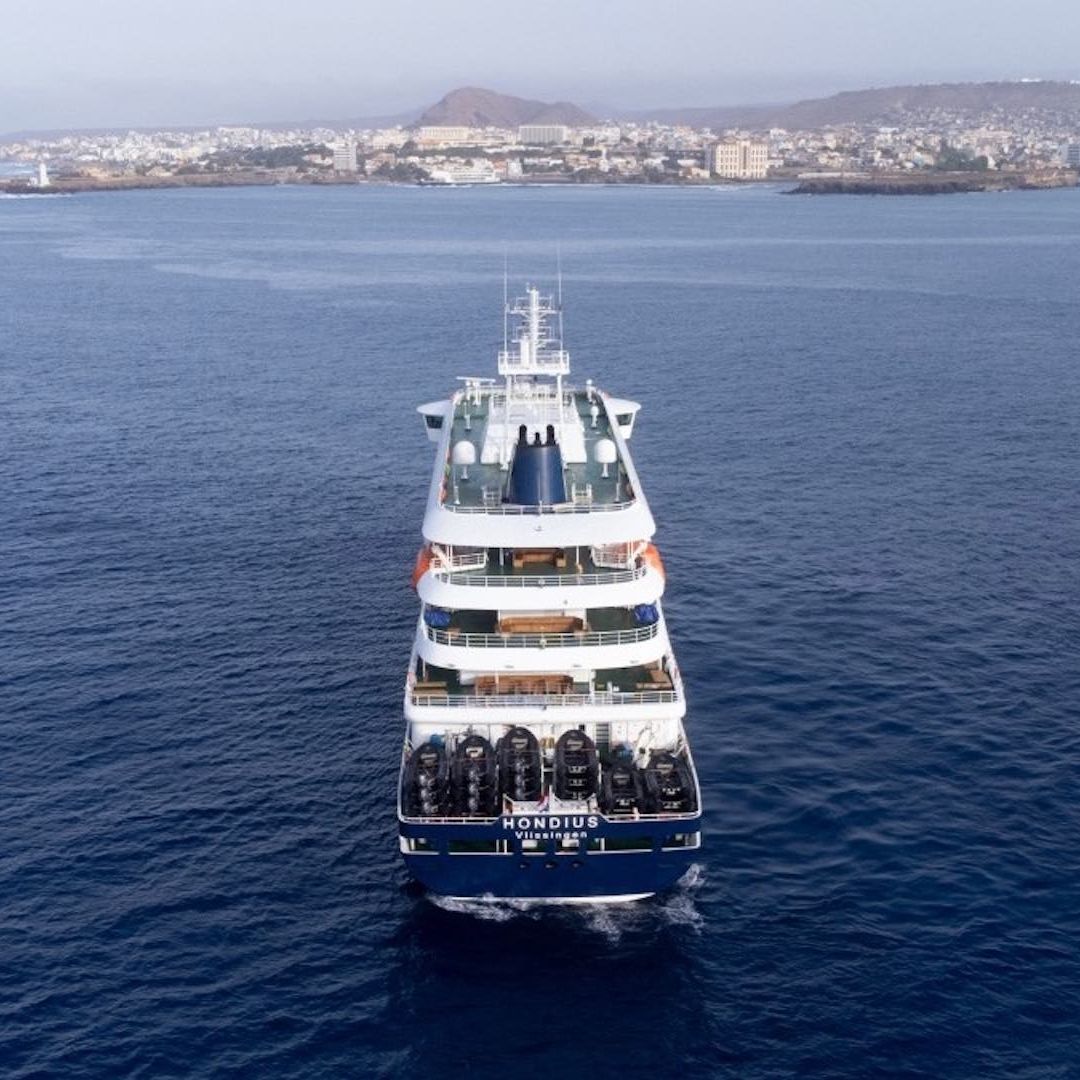 Suman 7 casos de hantavirus en crucero de lujo, ¿se contagia de persona a persona?