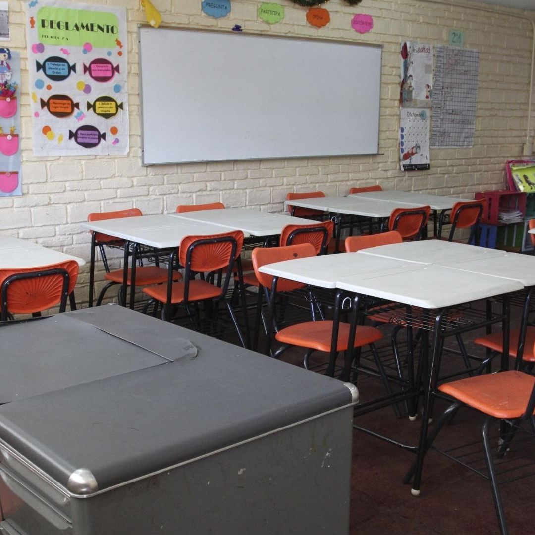 Salón de Clases Vacío, por alumnos que no tienen clases este lunes 11 de mayo 2026