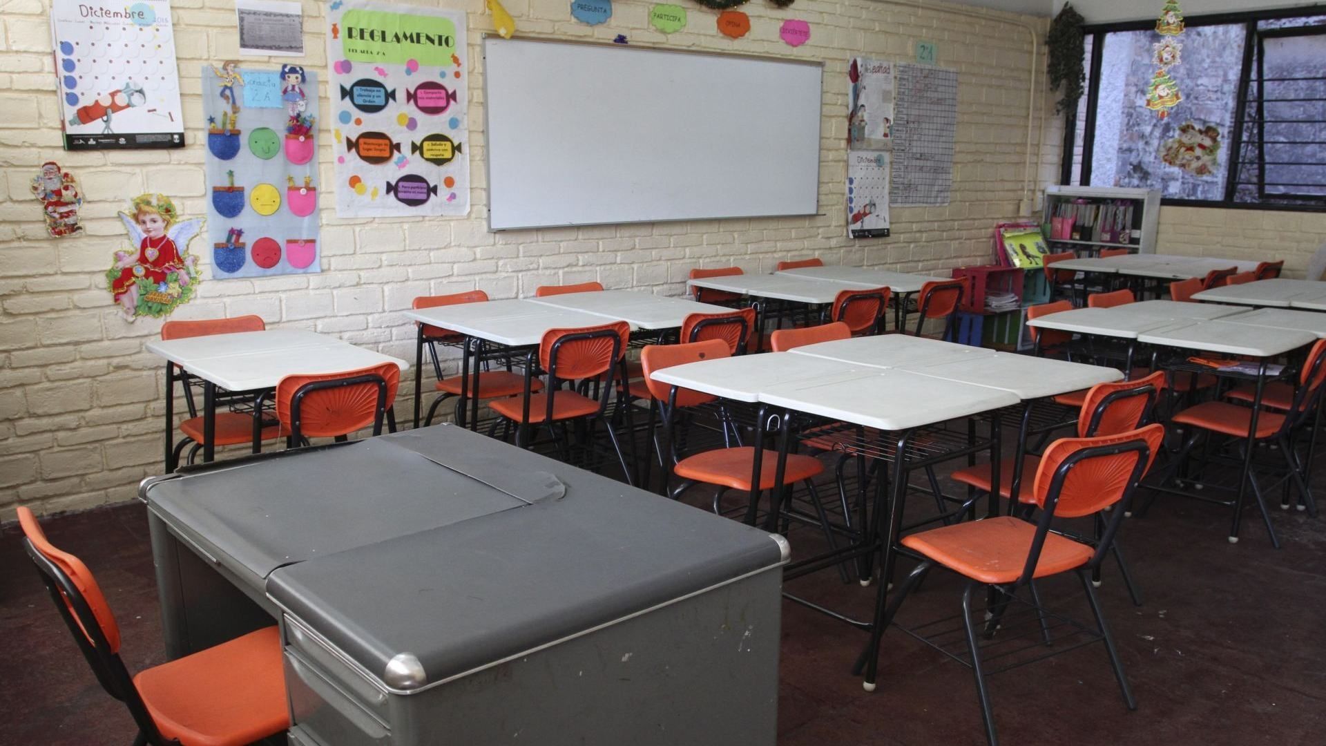 Salón de Clases Vacío, por alumnos que no tienen clases este lunes 11 de mayo 2026