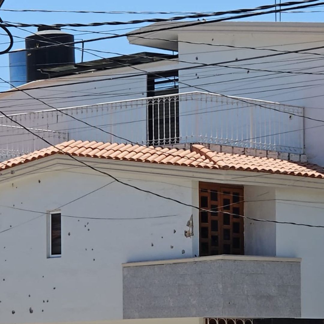 Atacan a balazos vivienda de Rubén Rocha Moya