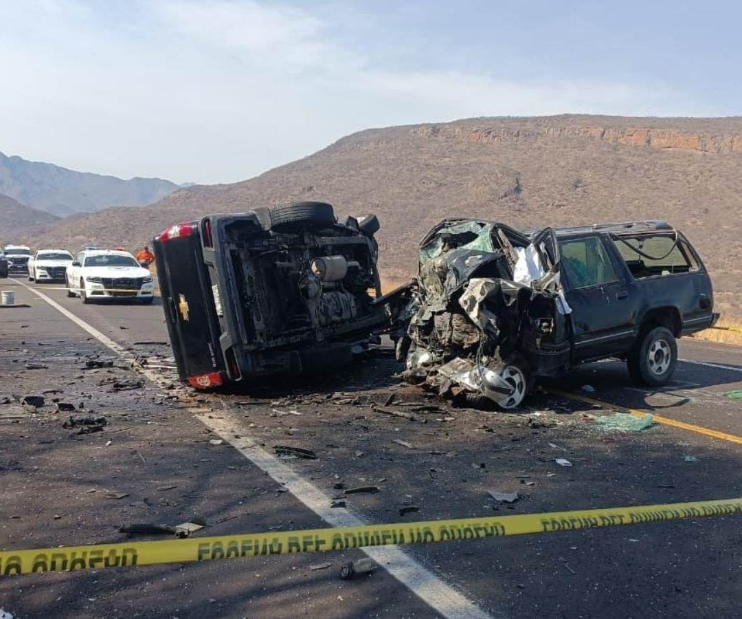 Un fatal choque en la autopista Siglo XXI dejó un saldo de siete personas. Foto: SSP Michoacán