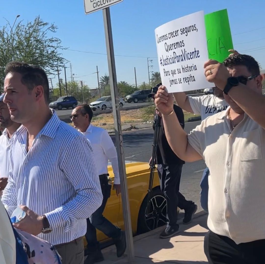 Marchan en Mexicali por Muerte de Menor Fallecido Dentro de Vehículo