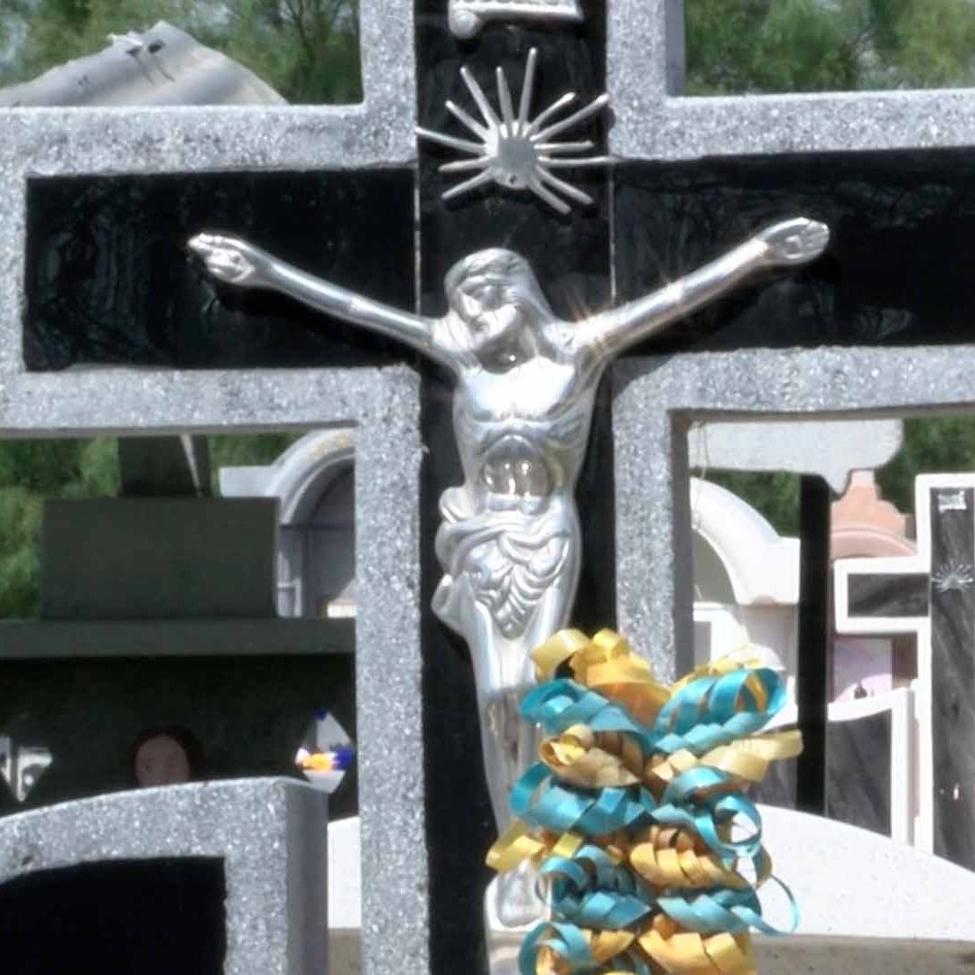 Denuncian Robo de Cristos de Bronce en Panteón Municipal de Piedras Negras