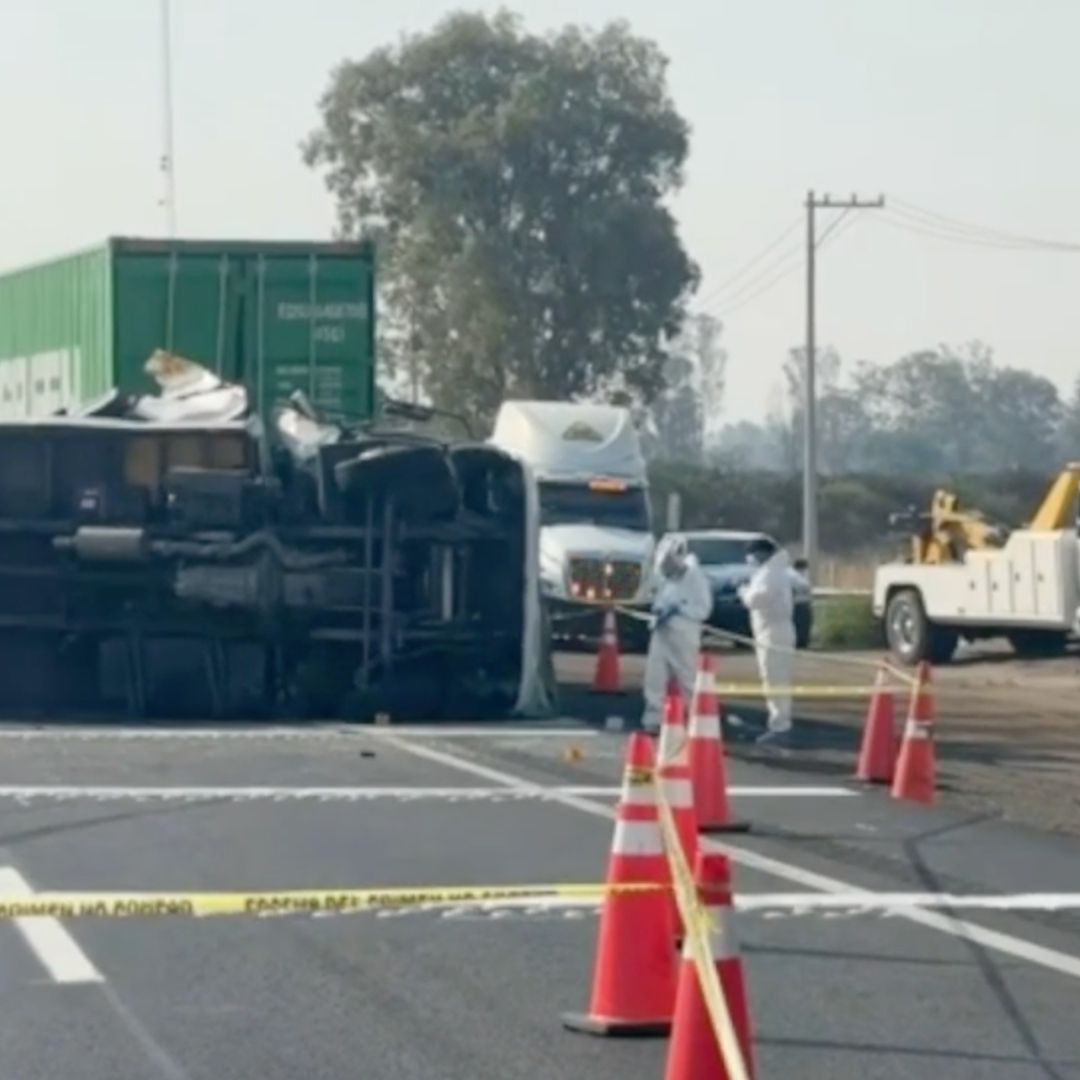 Conductor de Camión Muere al Chocar Con la Caja de un Tráiler en la Autopista León - Aguascalientes. Foto: N+