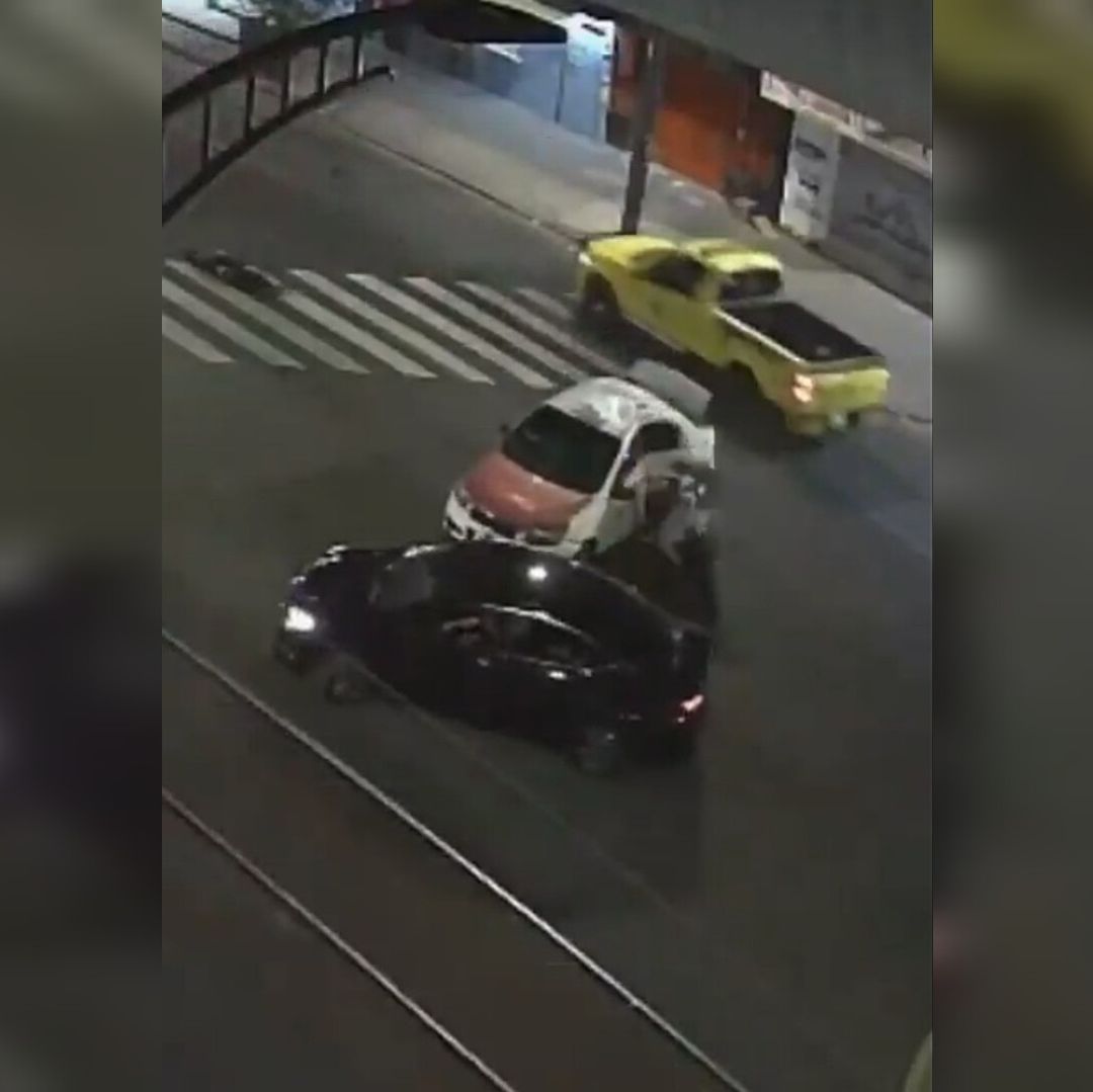Accidente de moto en Avenida Tláhuac, CDMX. Foto: Captura de pantalla