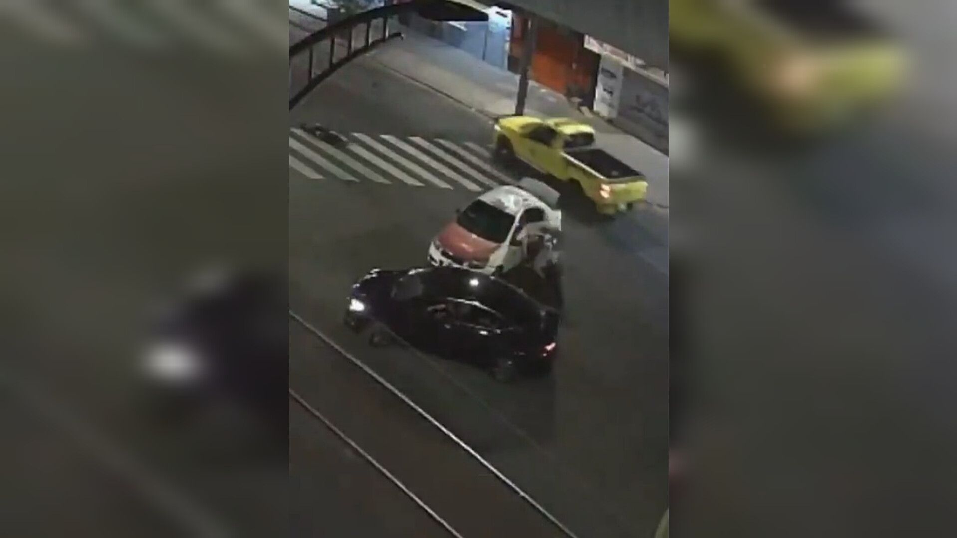 Accidente de moto en Avenida Tláhuac, CDMX. Foto: Captura de pantalla