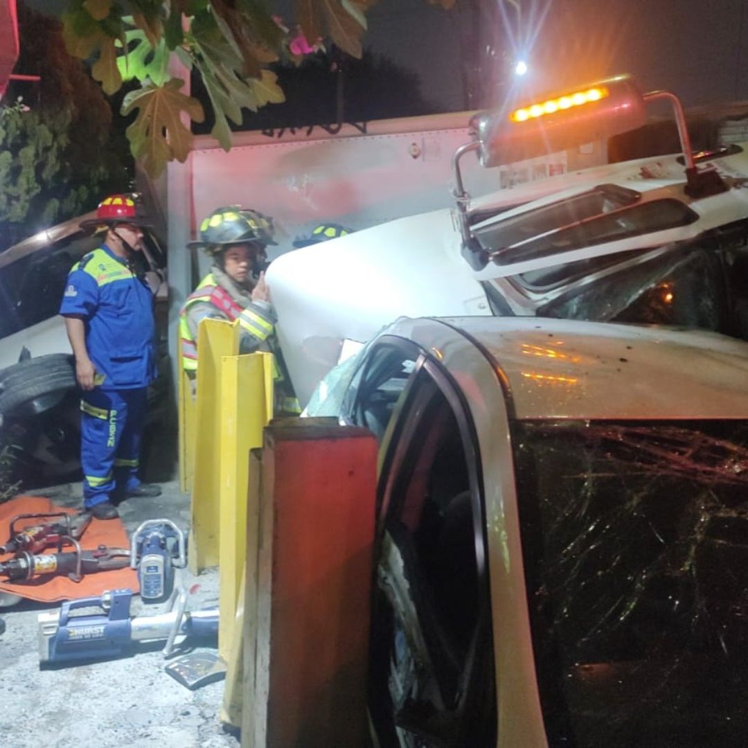 Autoridades lograron rescatar a hombre, sin embargo perdió la vida