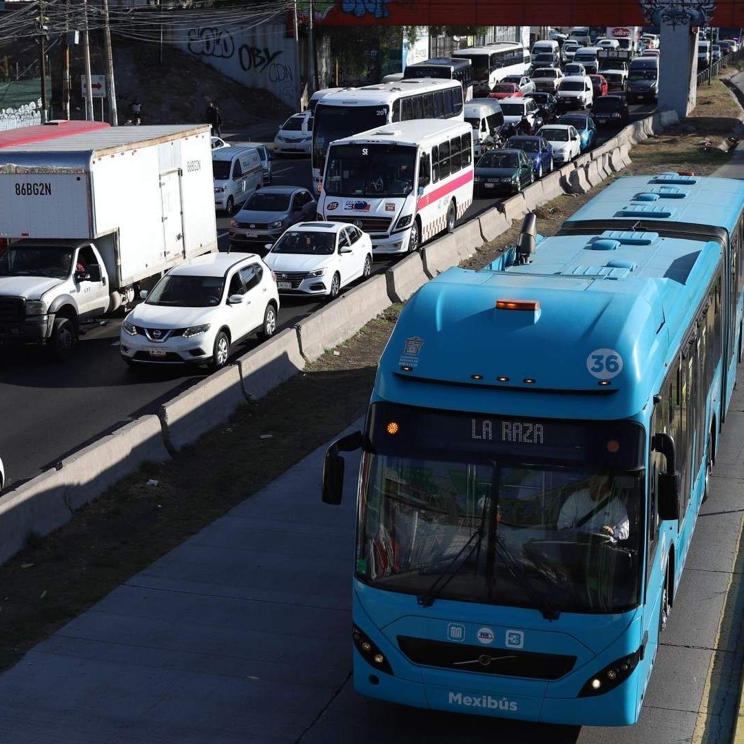 Bloqueo de transportistas en la Autopista México-Pachuca. Foto: Cuartoscuro | Archivo