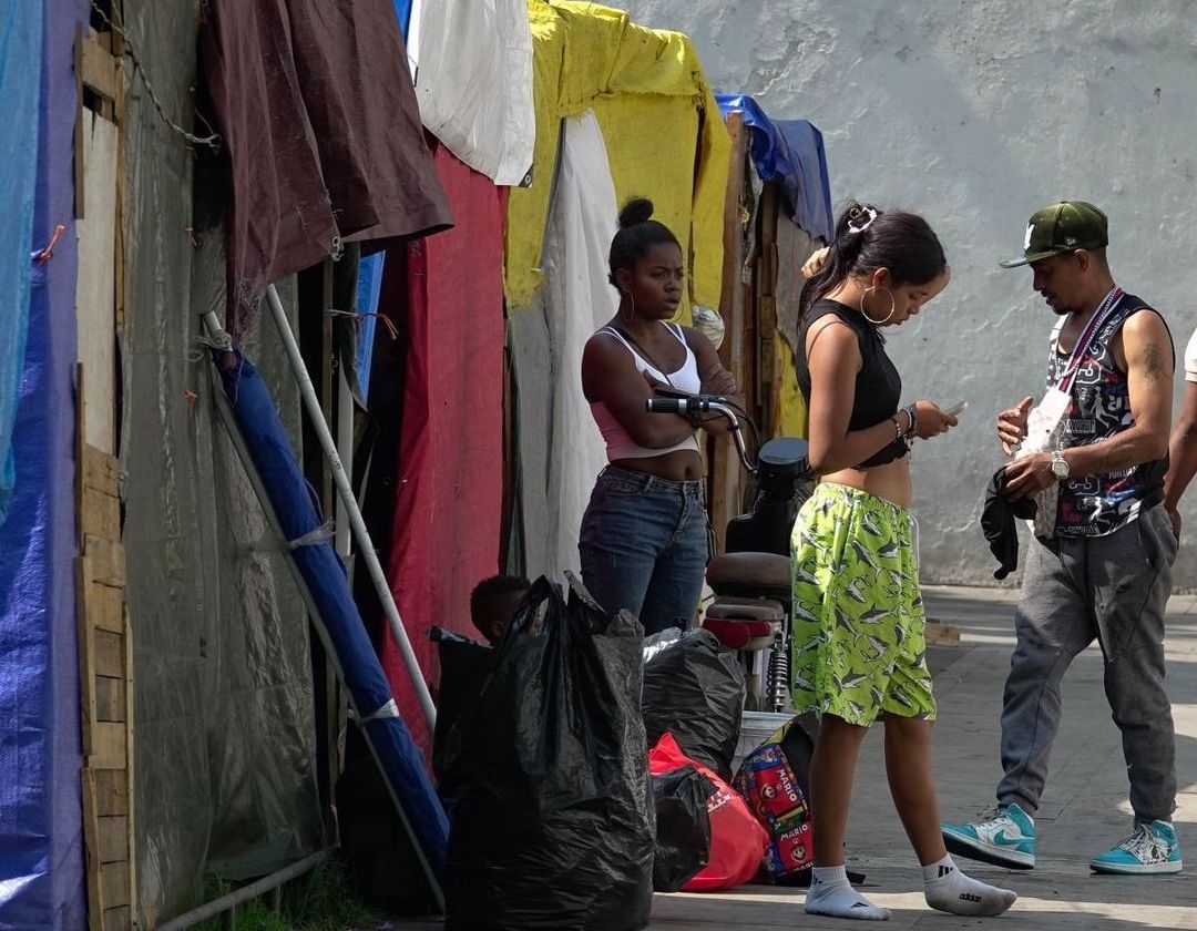 Migrantes denuncian operativos y desapariciones en CDMX