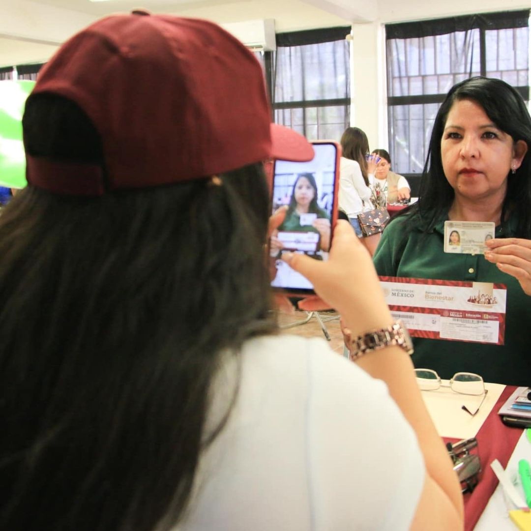 Se divide el próximo pago de la beca Rita Cetina 2026, algunos cobran en julio y otros en agosto