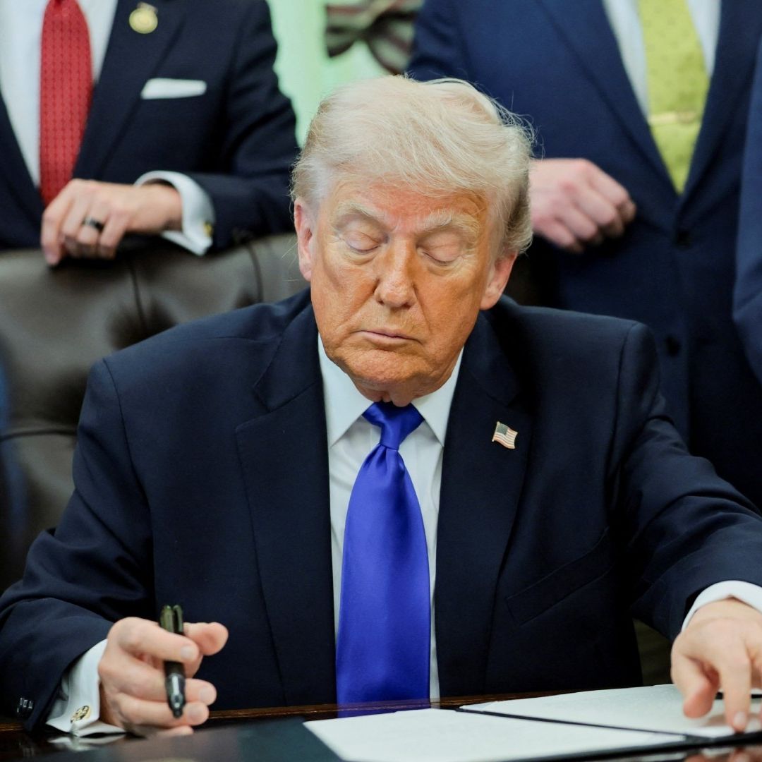 Trump Ordena que Bancos Revisen Estatus Migratorio de Clientes: ¿Qué Dice el Mandato?.