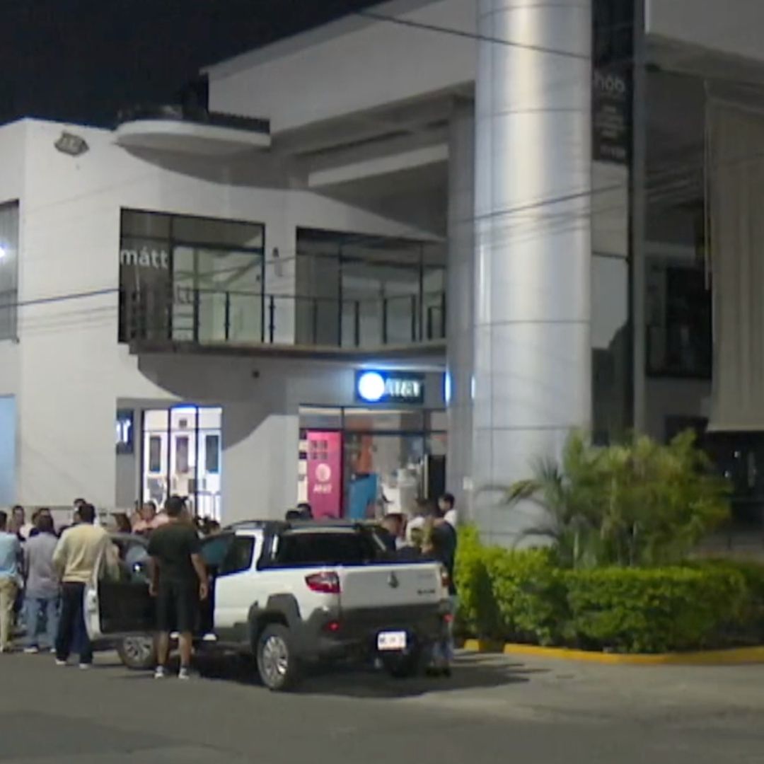 Afectados por Presunto Fraude Millonario de Una Agencia de Viajes Buscan a su Propietario en León, Guanajuato. Foto: N+