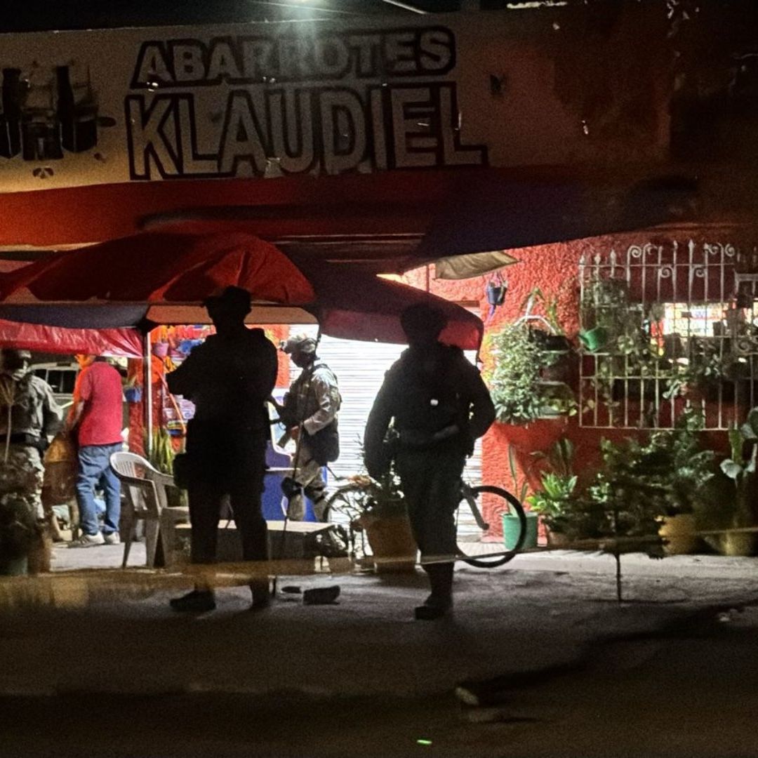 Asesinan a 2 Mujeres y Hieren 3 Personas Más Afuera de Tienda de Abarrotes en Culiacán.