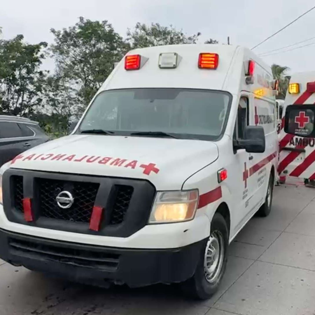 Adulto Mayor es Impactado por Camioneta que fue Chocada por Tráiler en Avenida Ejército Mexicano Veracruz