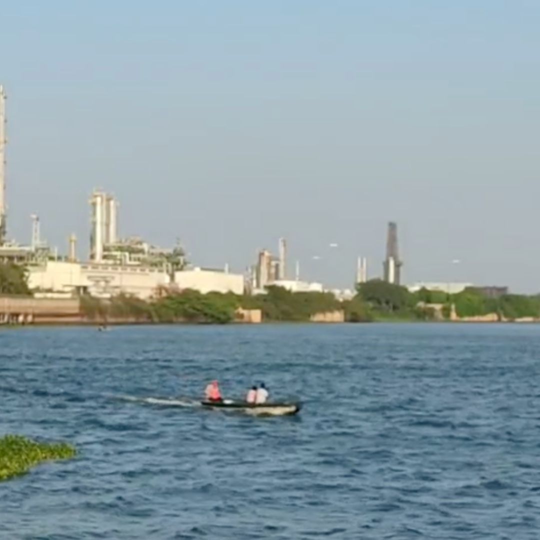 lancha en el río Coatzacoalcos